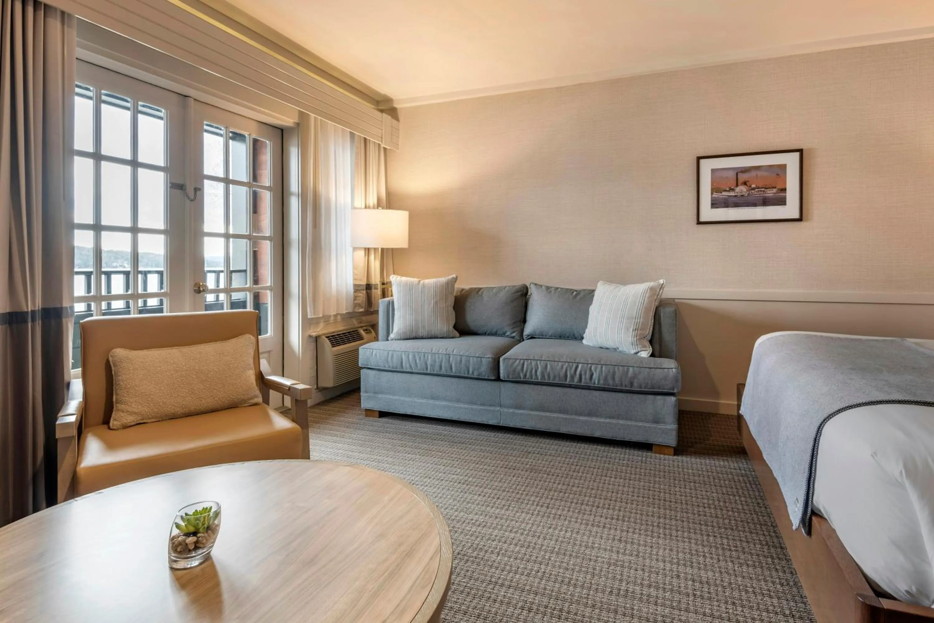 Seating area in Mill Falls Resort Collection at the Lake