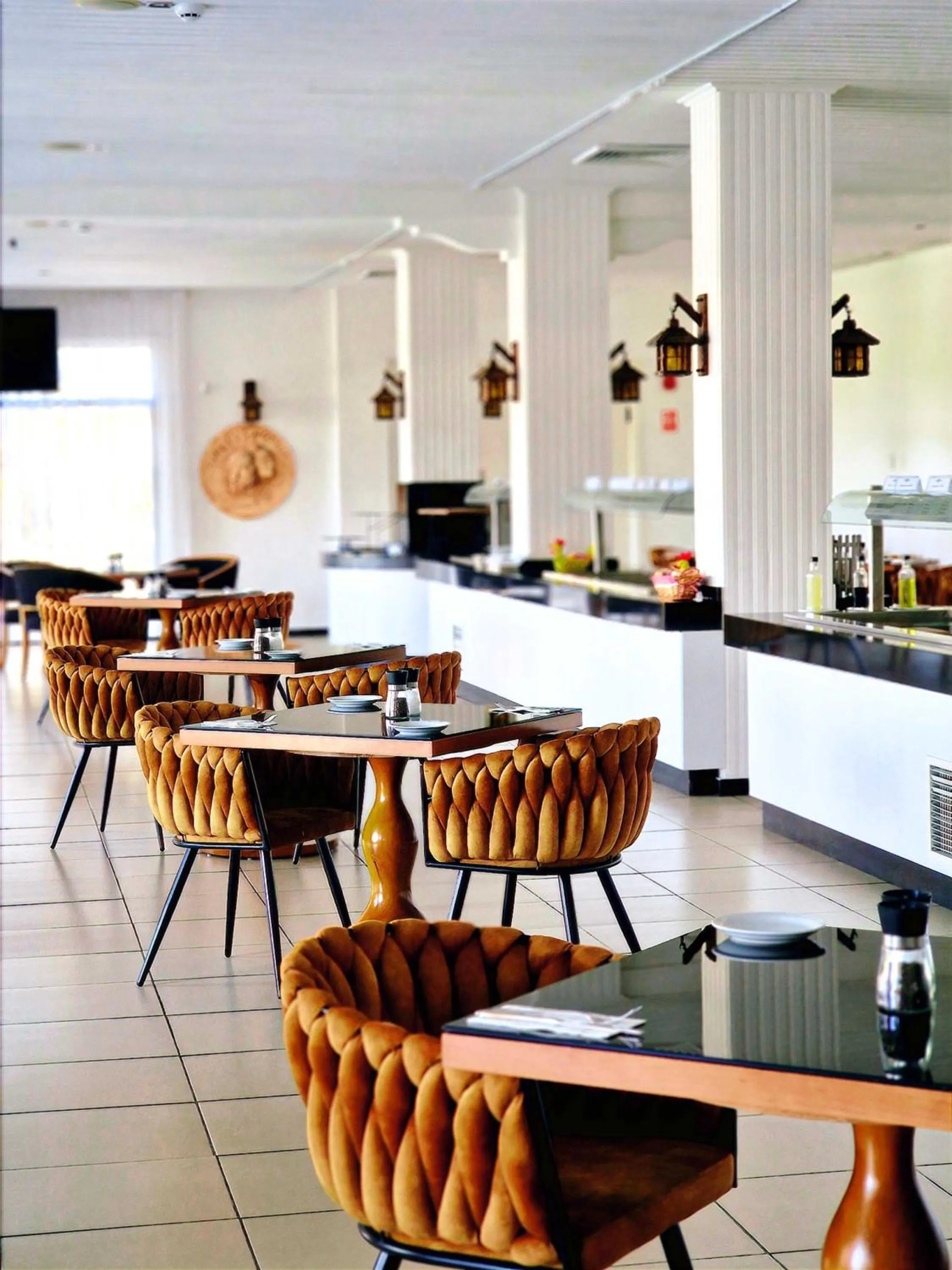 Restaurant/places to eat in Sveltos Hotel