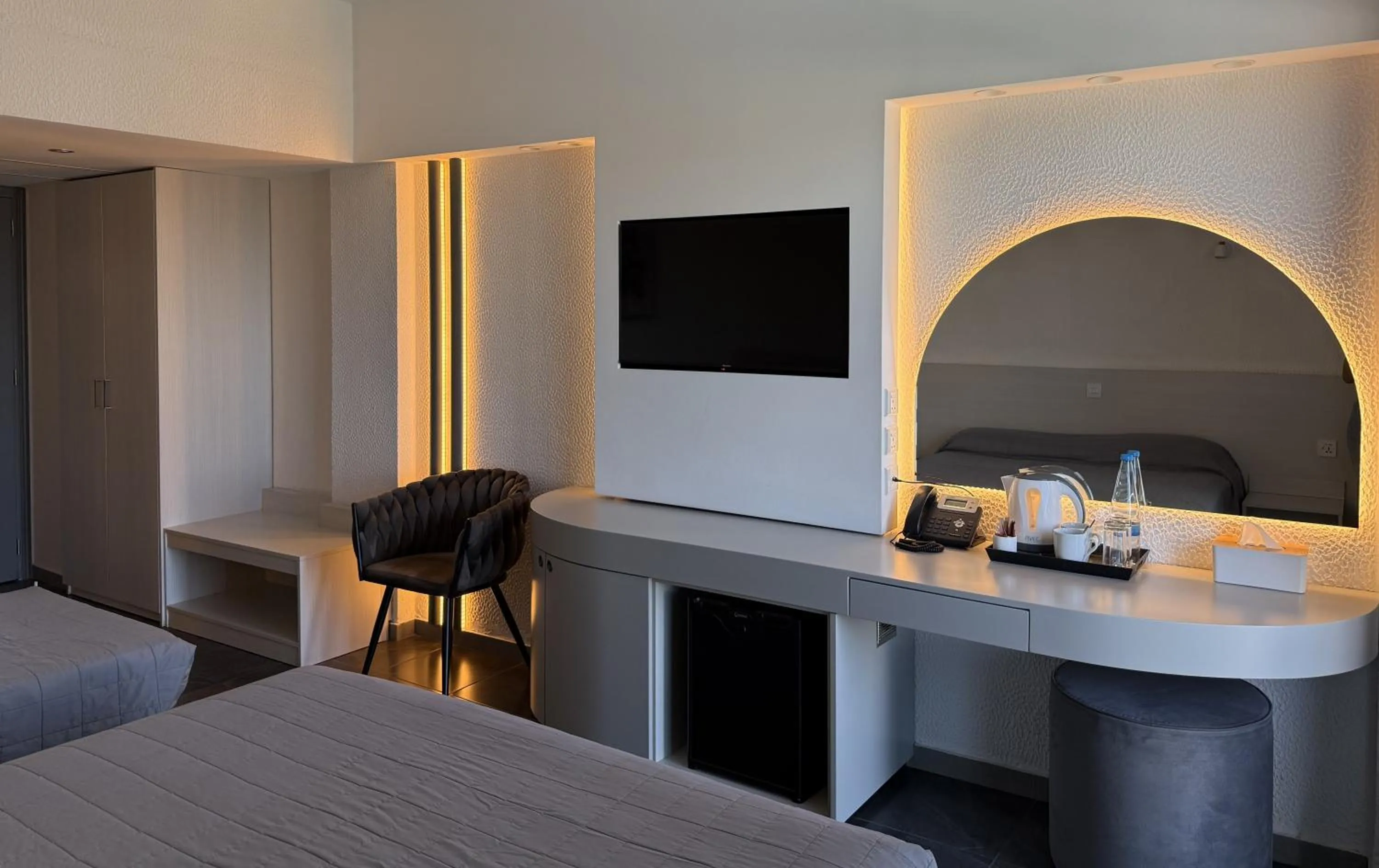 TV and multimedia, Bed in Sveltos Hotel