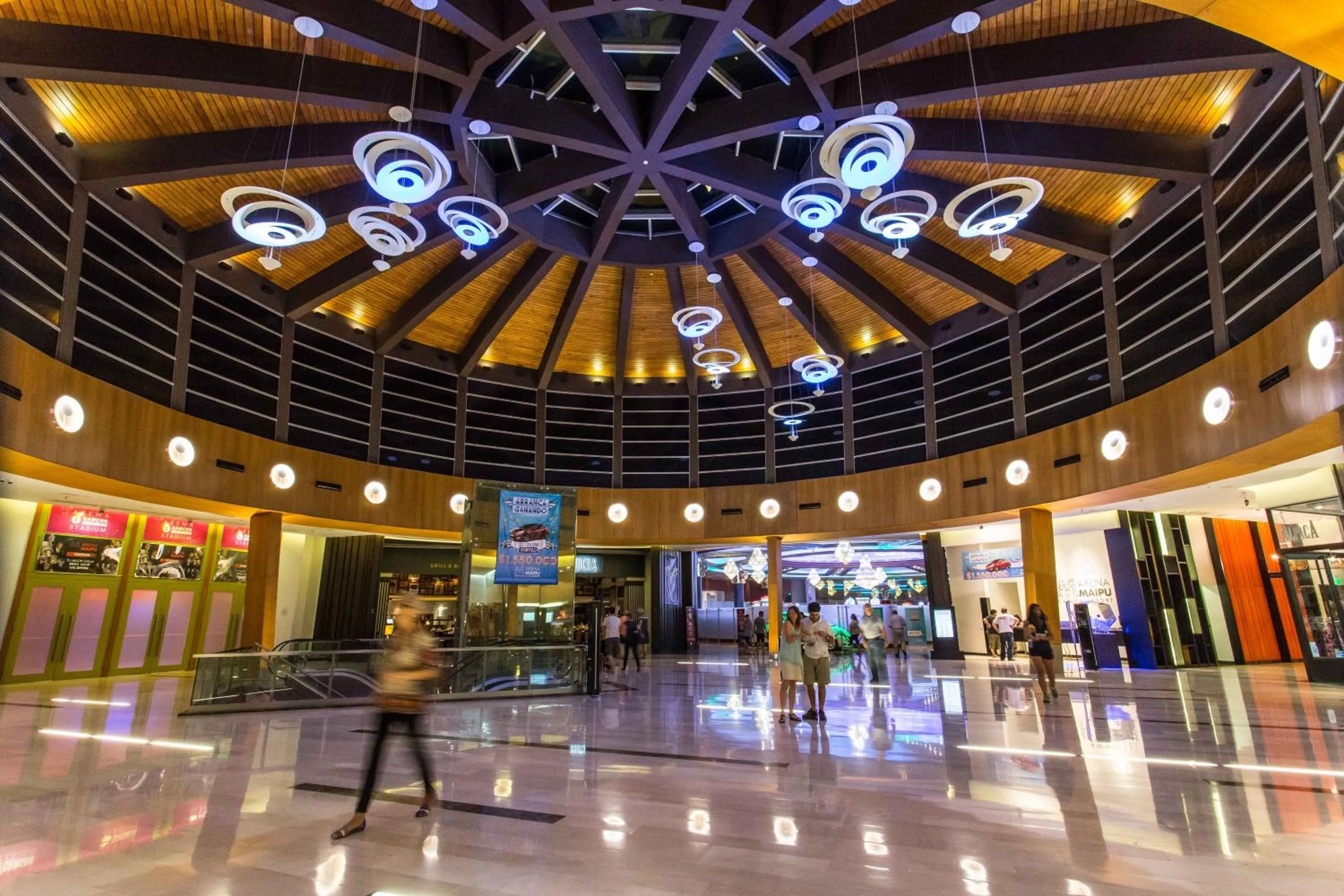 Evening entertainment in Esplendor by Wyndham Mendoza