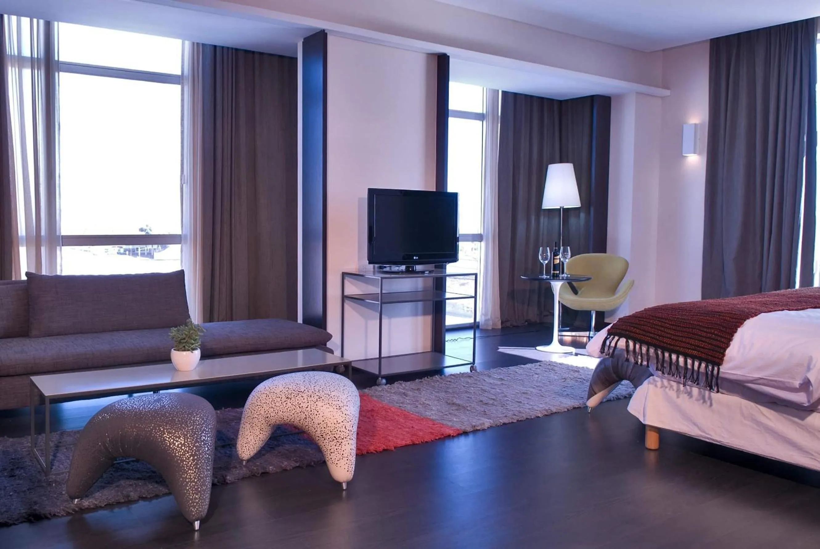 Photo of the whole room, Bed in Esplendor by Wyndham Mendoza