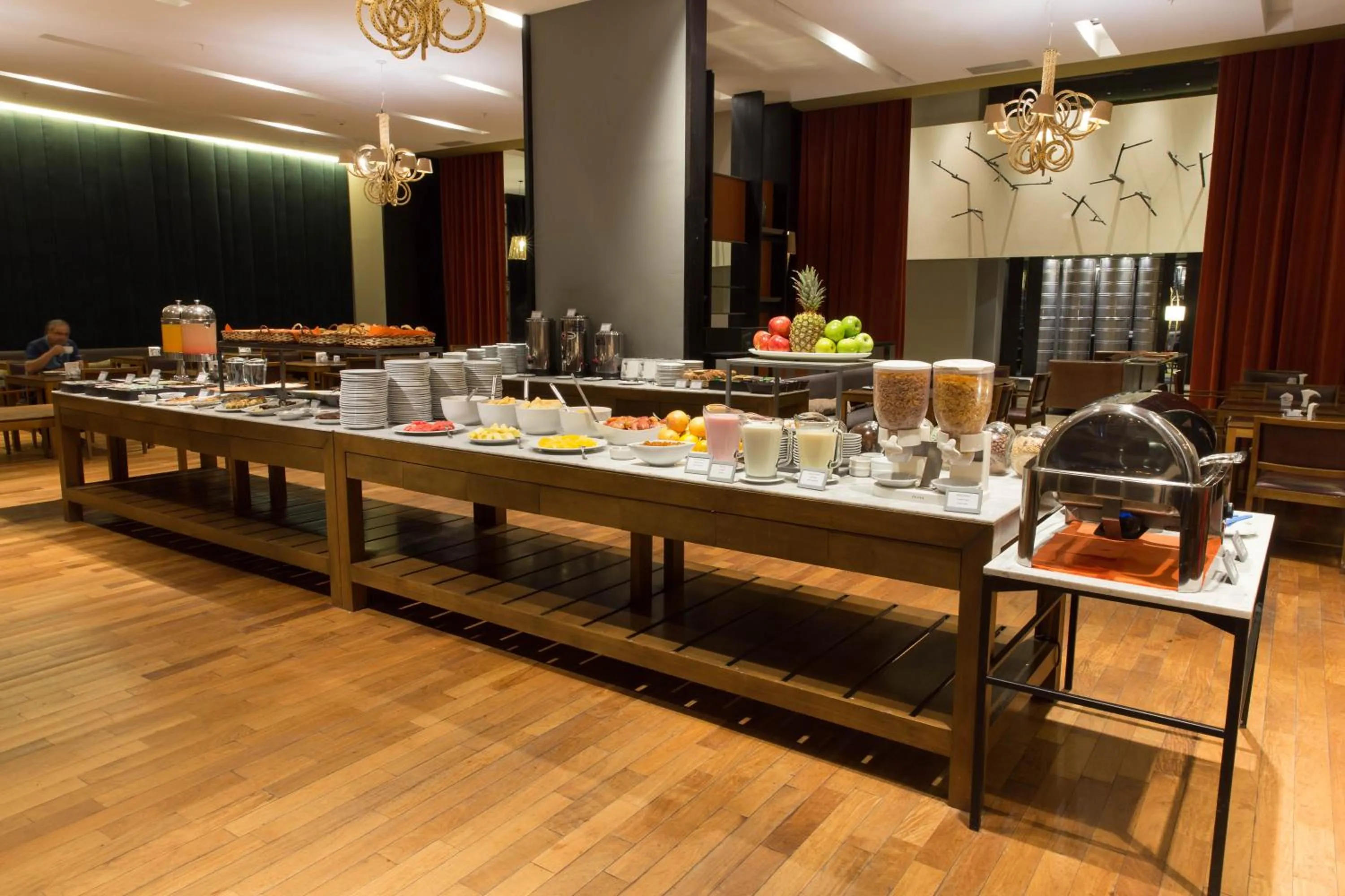 Breakfast in Esplendor by Wyndham Mendoza