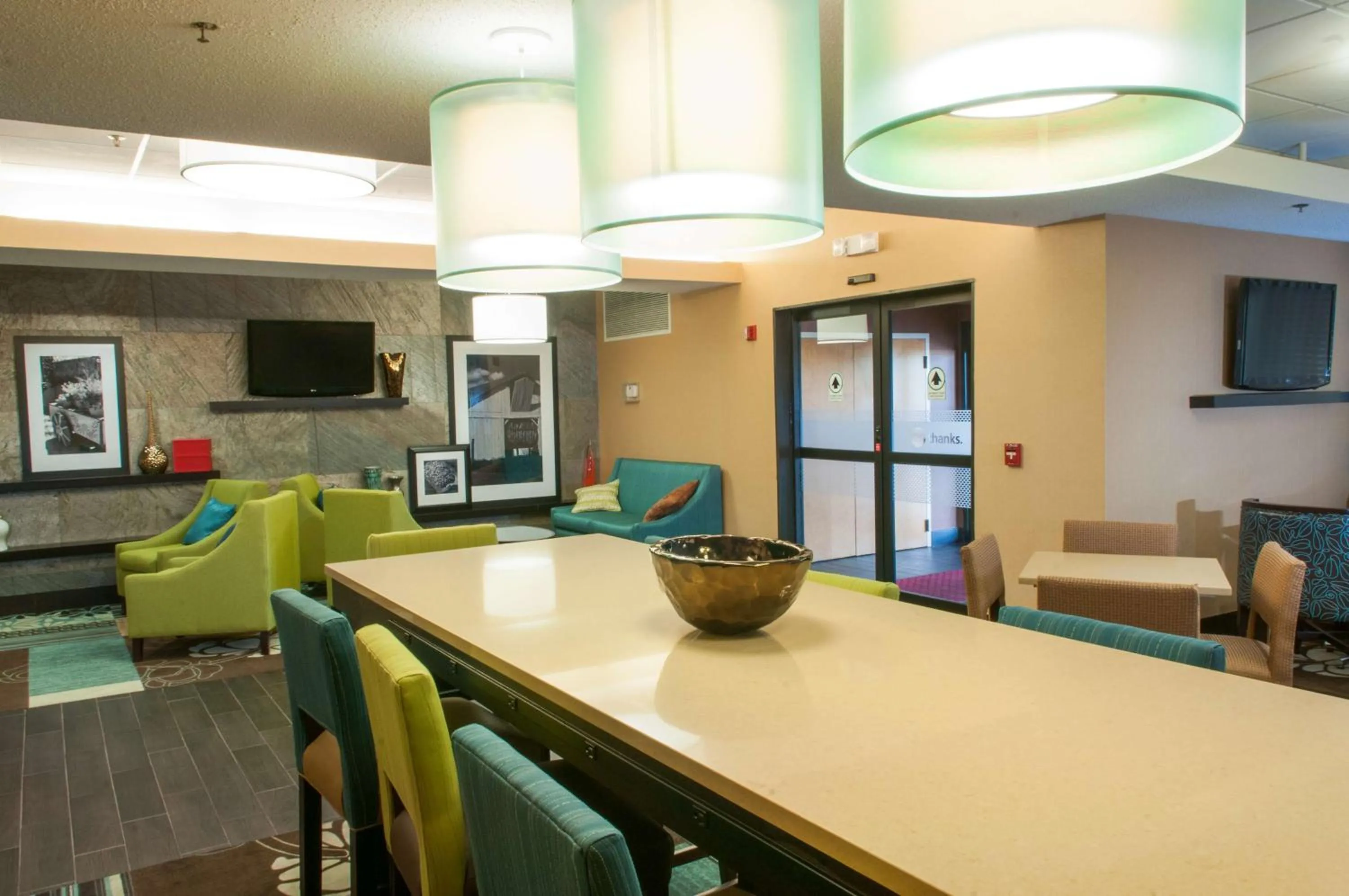 Dining area in Hampton Inn Clarksville