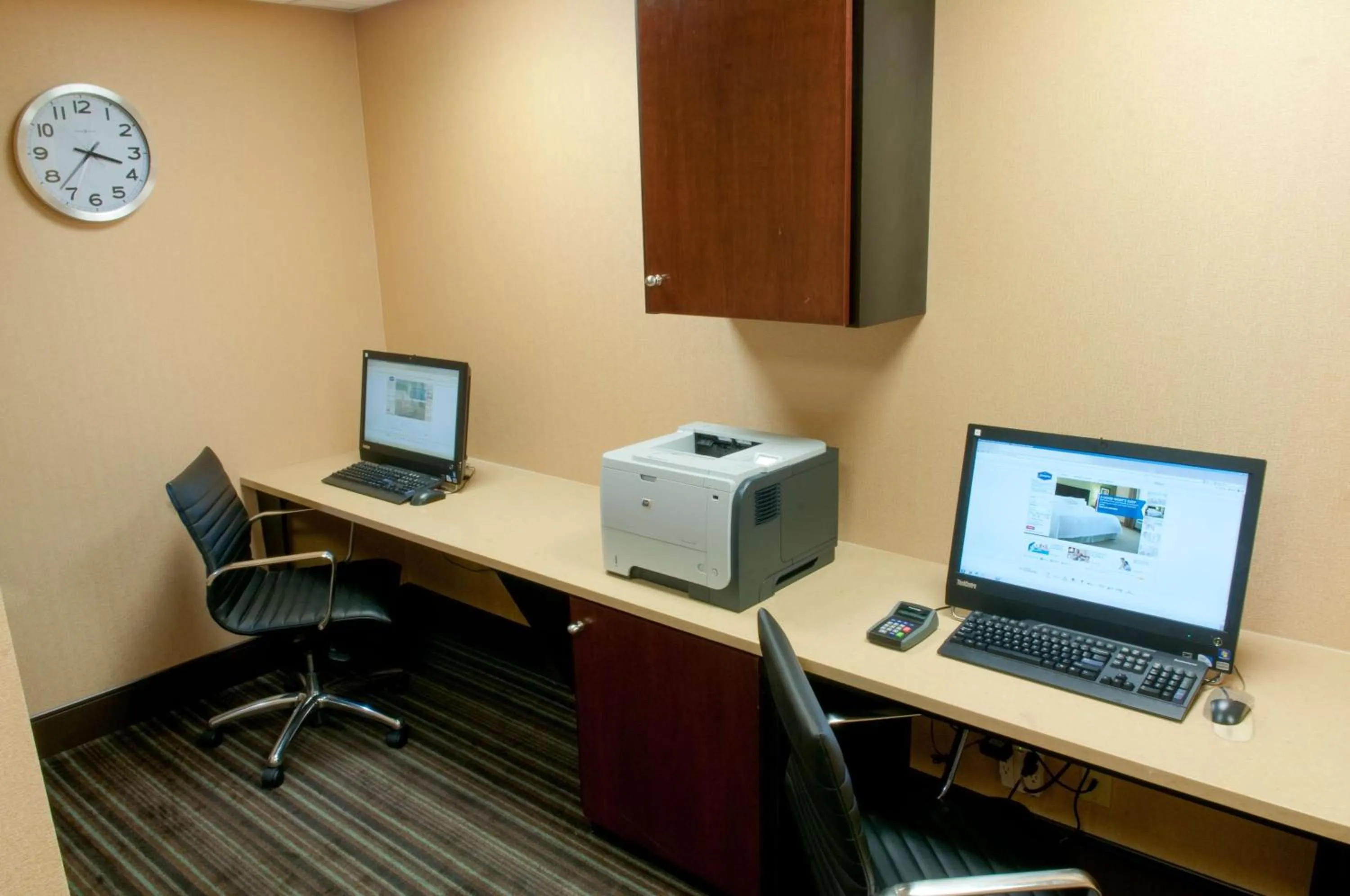 Business facilities in Hampton Inn Clarksville