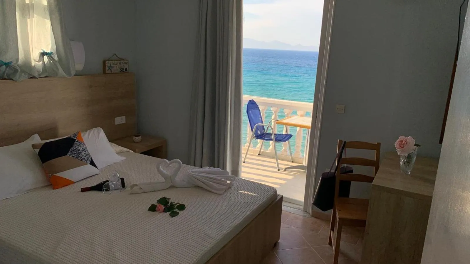 Bed in Clear Horizon