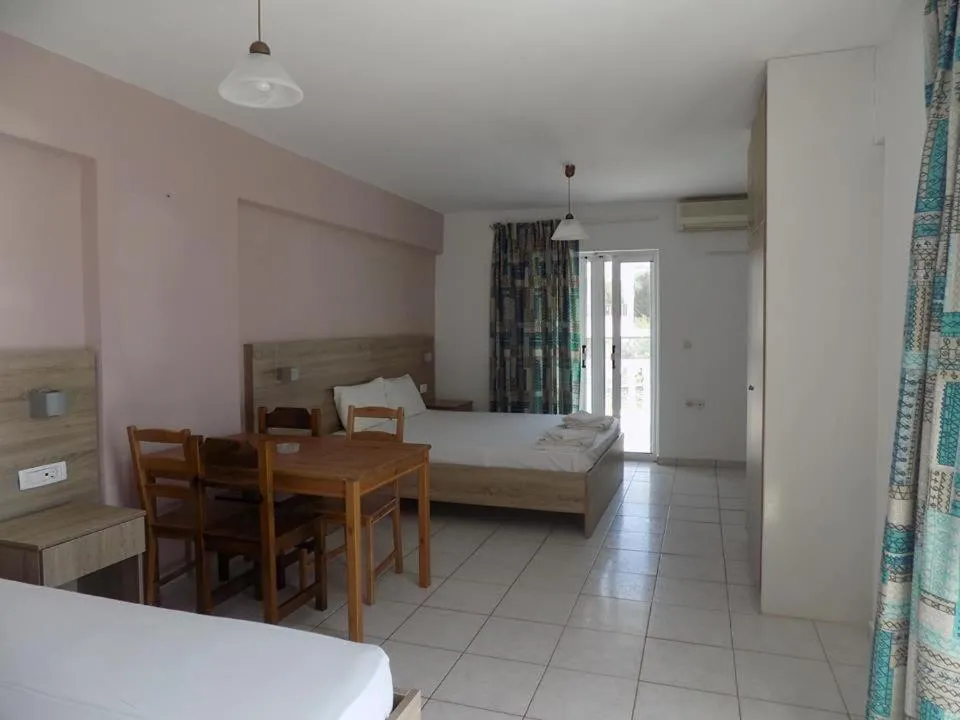 Bed in Clear Horizon