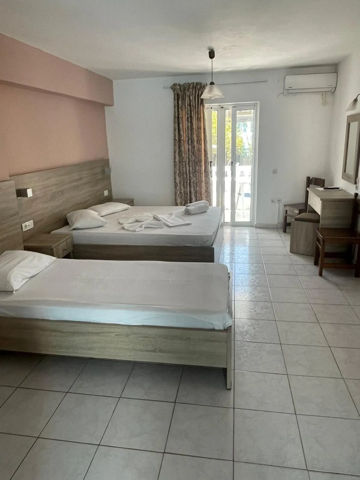 Bed in Clear Horizon