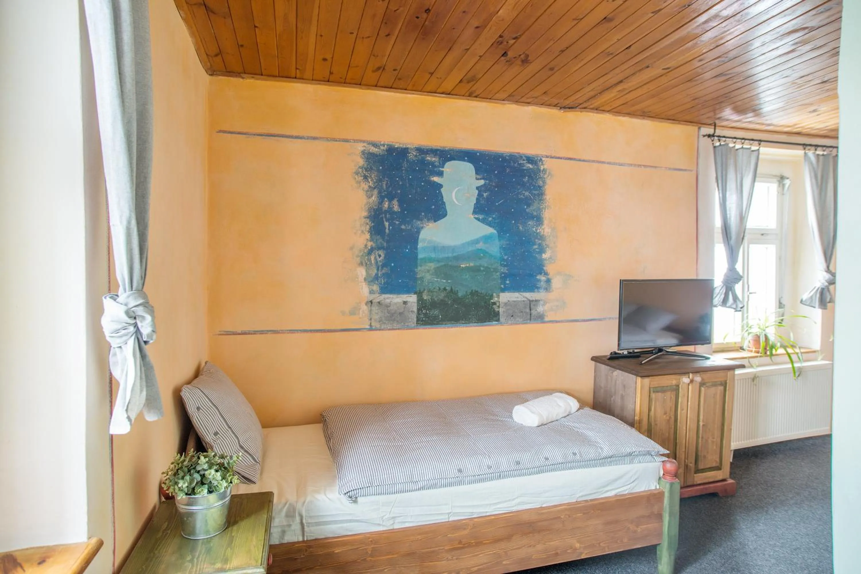 Day, Bed in Hotel Plesivec