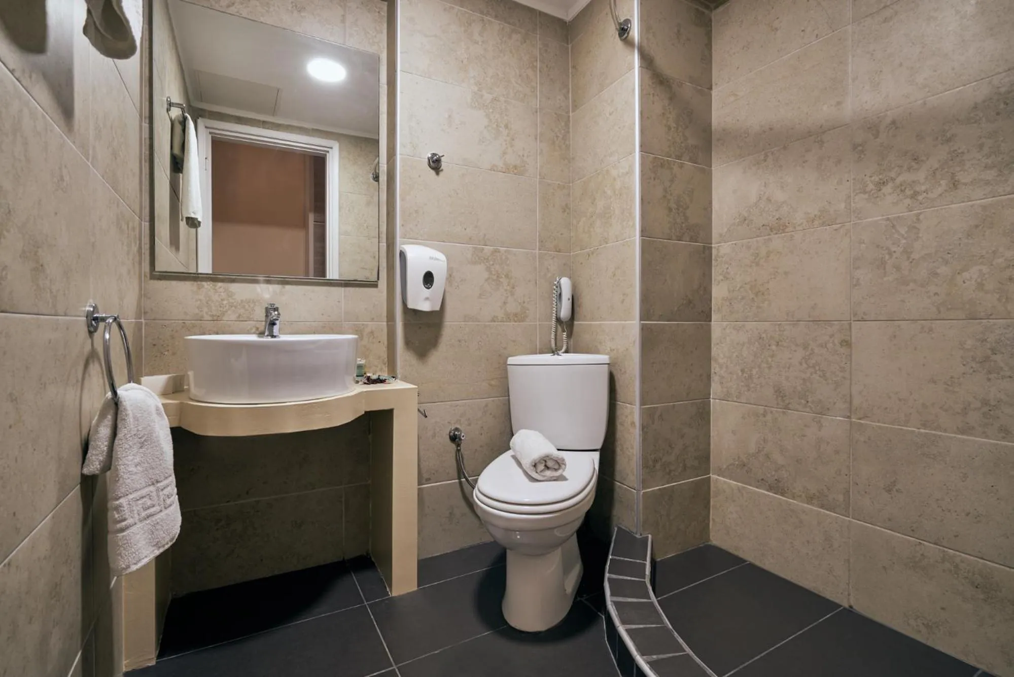 Shower in Hotel Varres