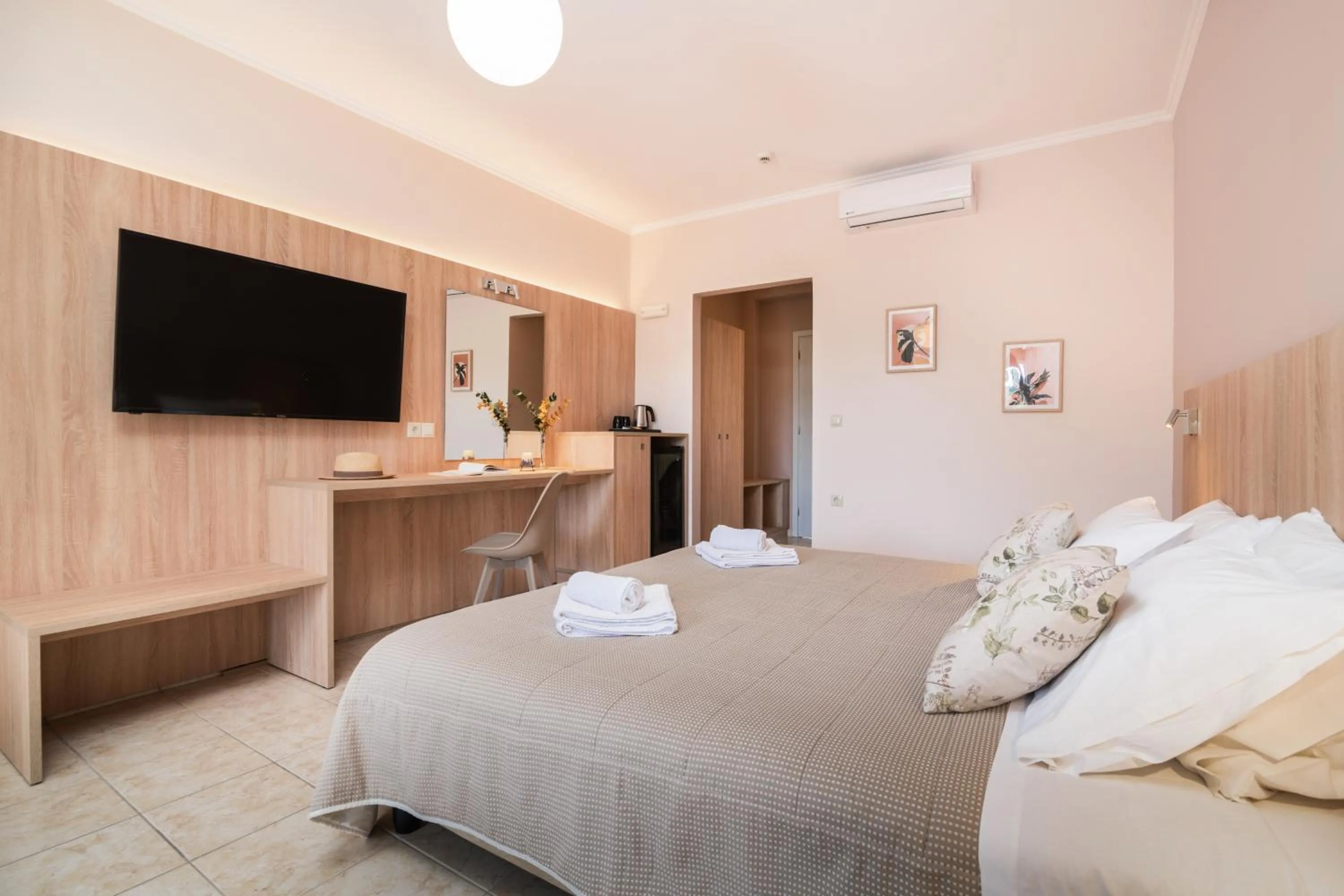 Bedroom, Bed in Hotel Varres