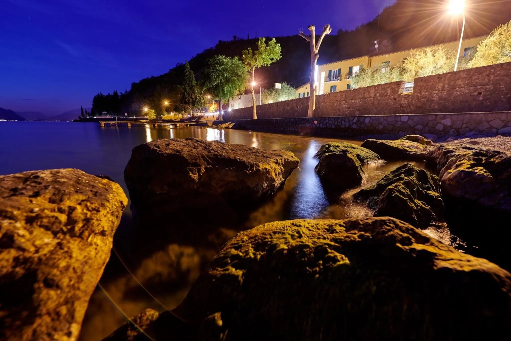 Night in Albergo Del Garda