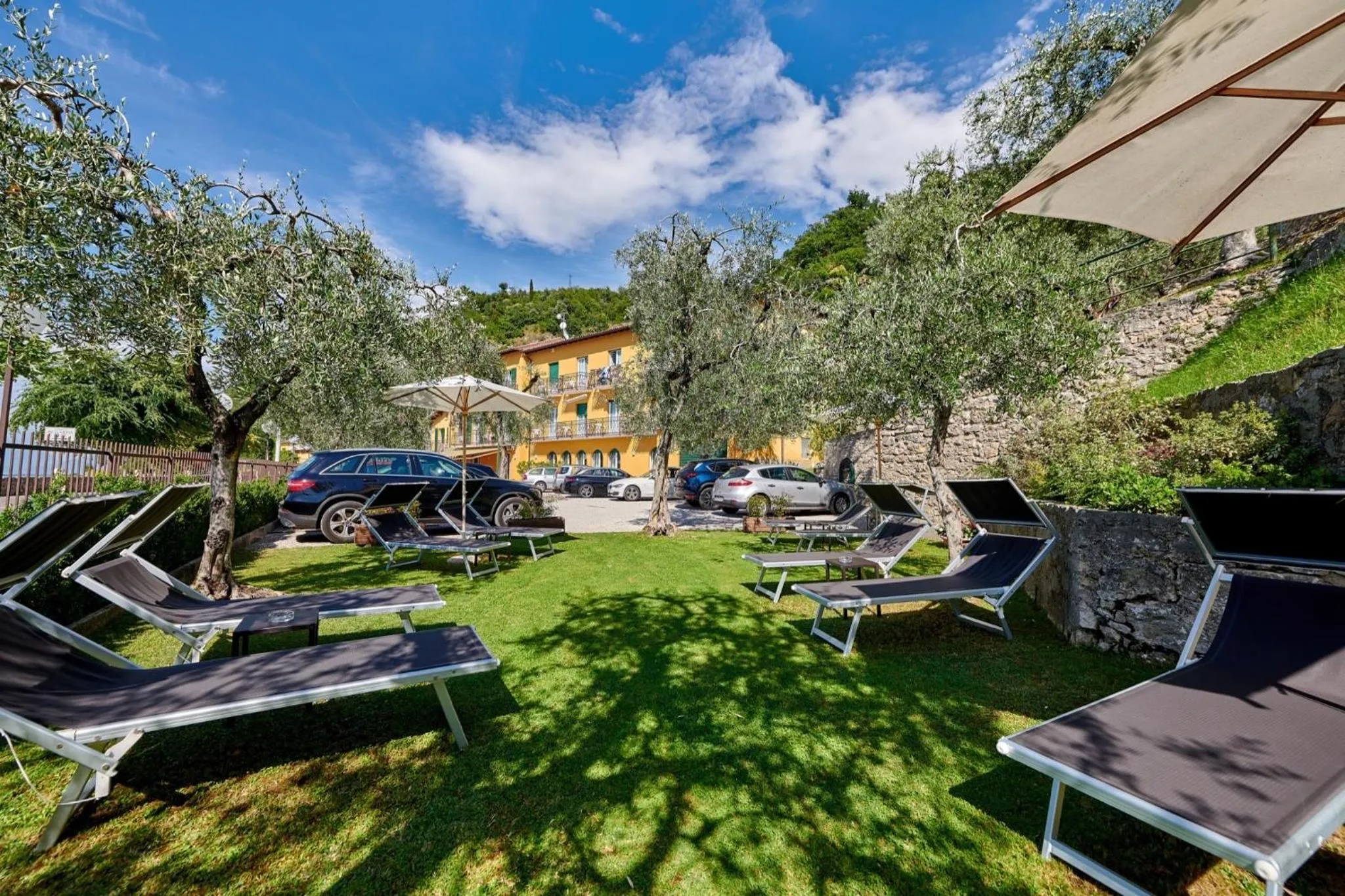 Facade/entrance in Albergo Del Garda