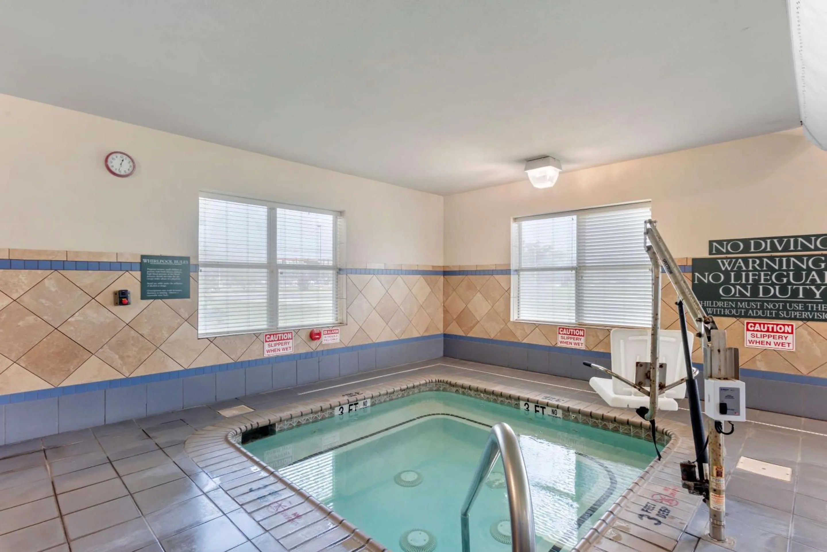 Spa and wellness centre/facilities in Comfort Inn & Suites Dover near Speedway