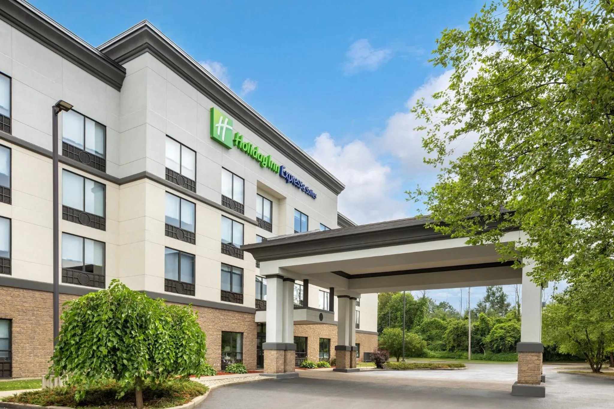 Property building in Holiday Inn Express Hotel & Suites Brockville by IHG