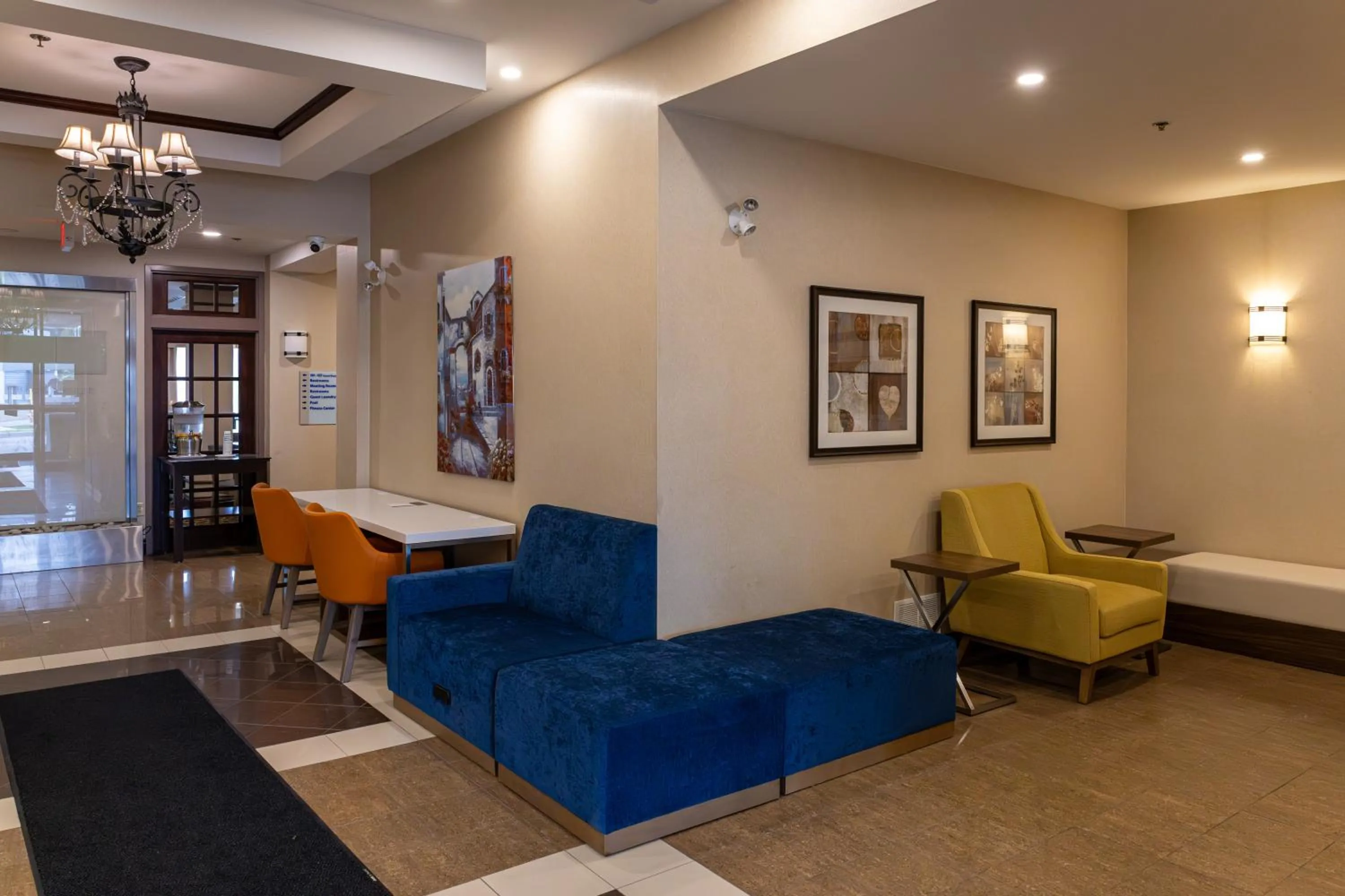 Lobby or reception in Holiday Inn Express Hotel & Suites Brockville by IHG