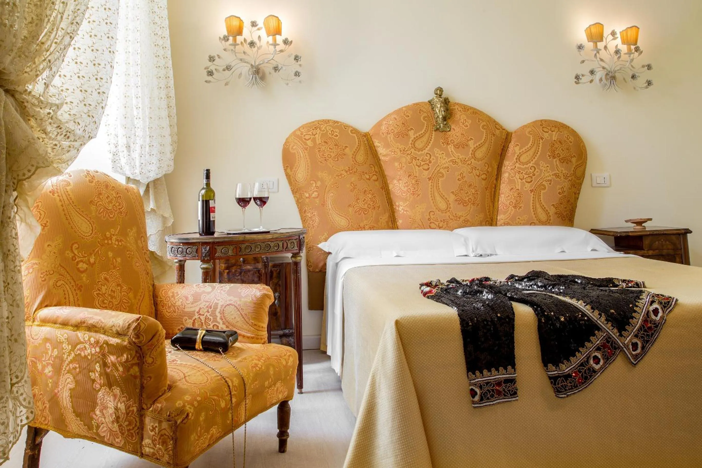 Photo of the whole room, Bed in Roma Central Guest House