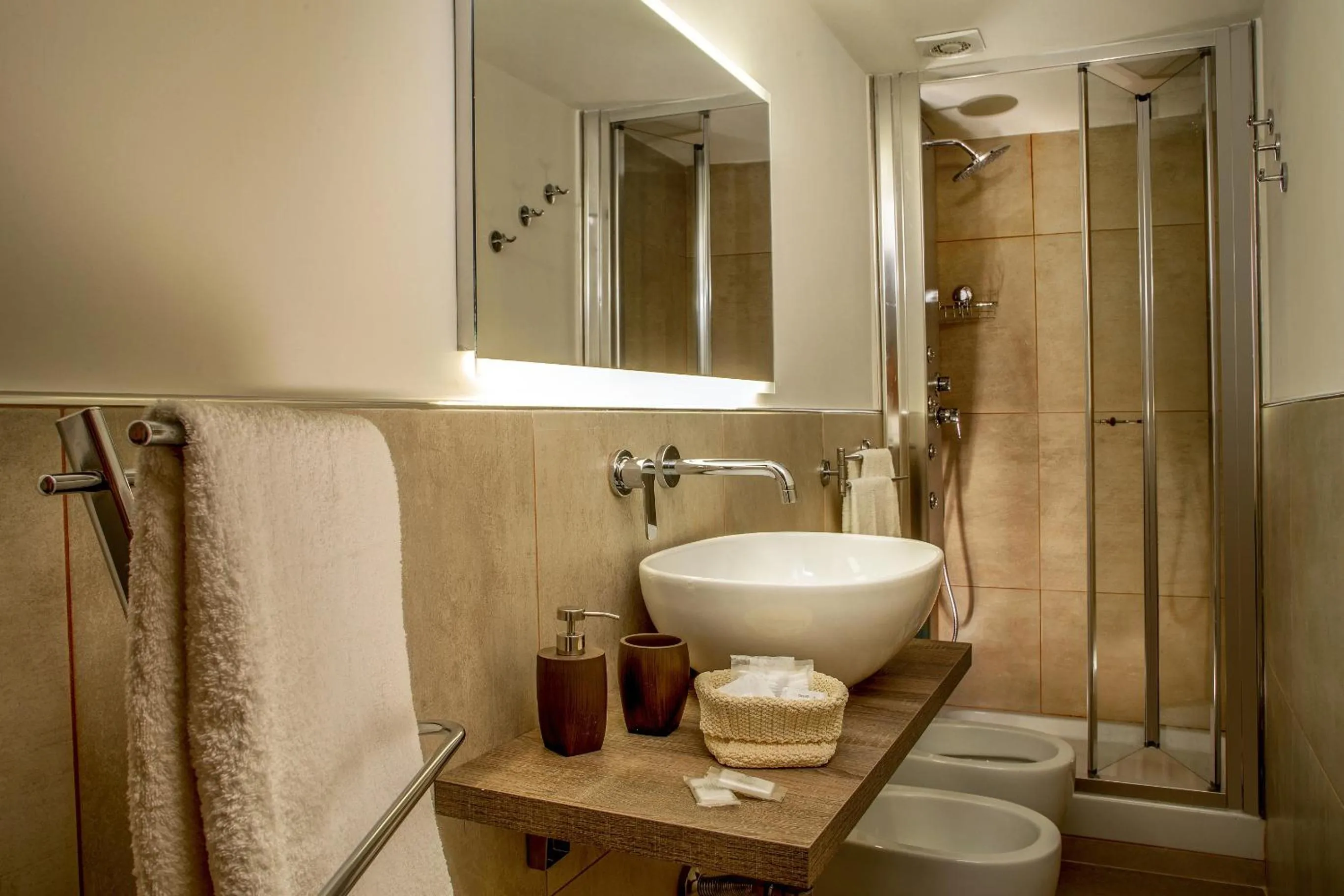 Bathroom in Roma Central Guest House