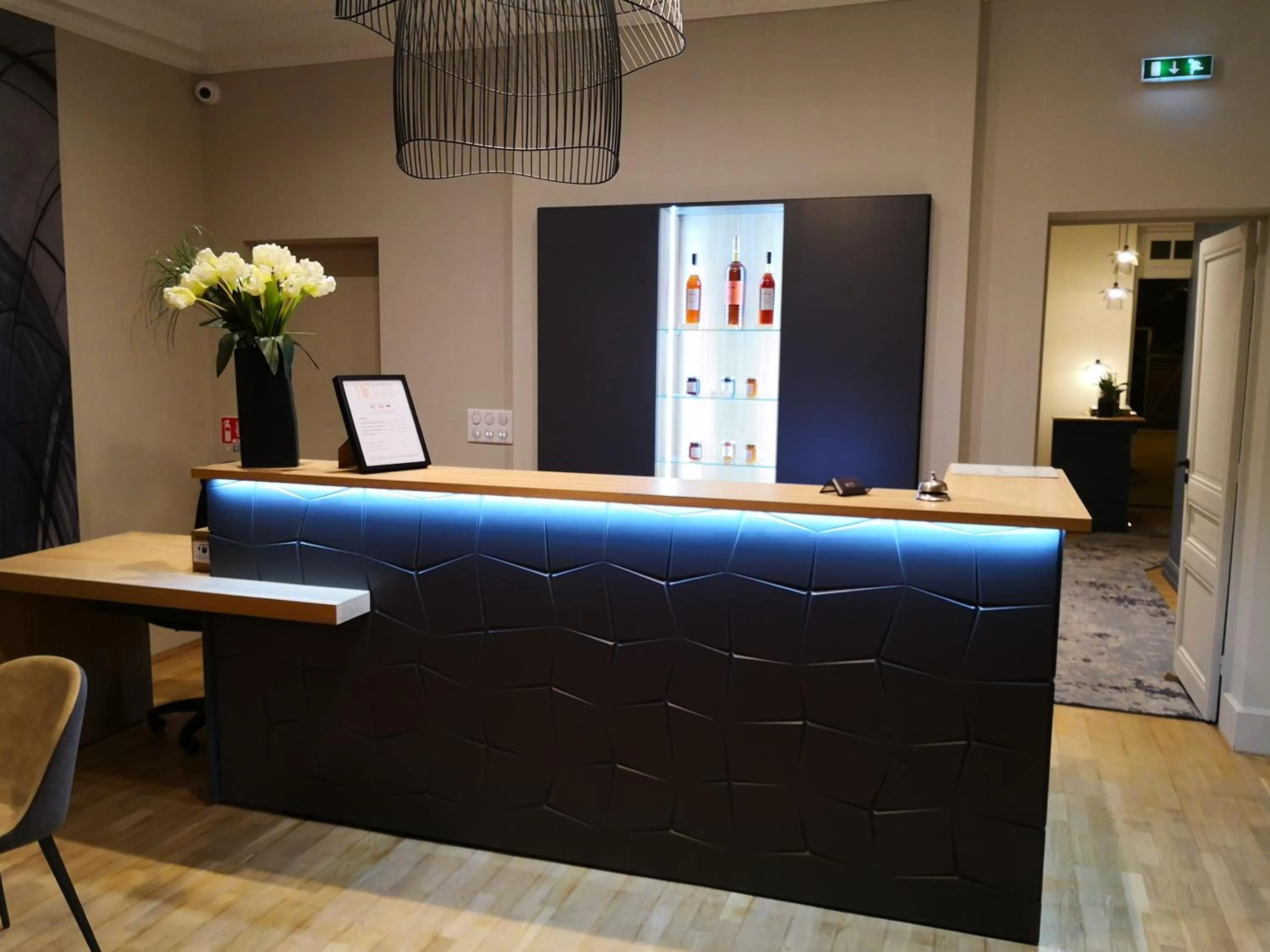 Lobby or reception in Logis Hôtel - Restaurant Maison Claude Darroze