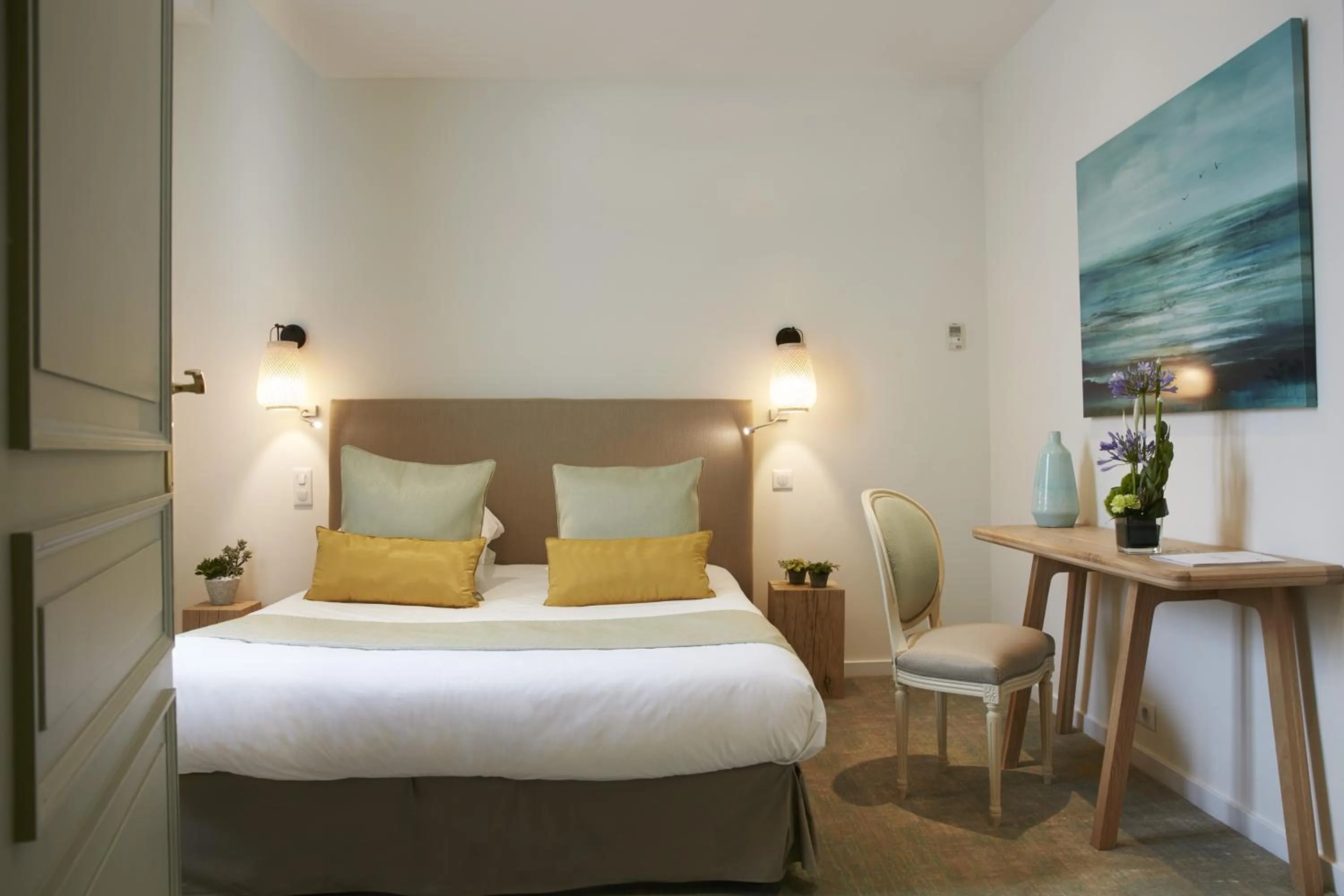 Photo of the whole room, Bed in Logis Hôtel - Restaurant Maison Claude Darroze