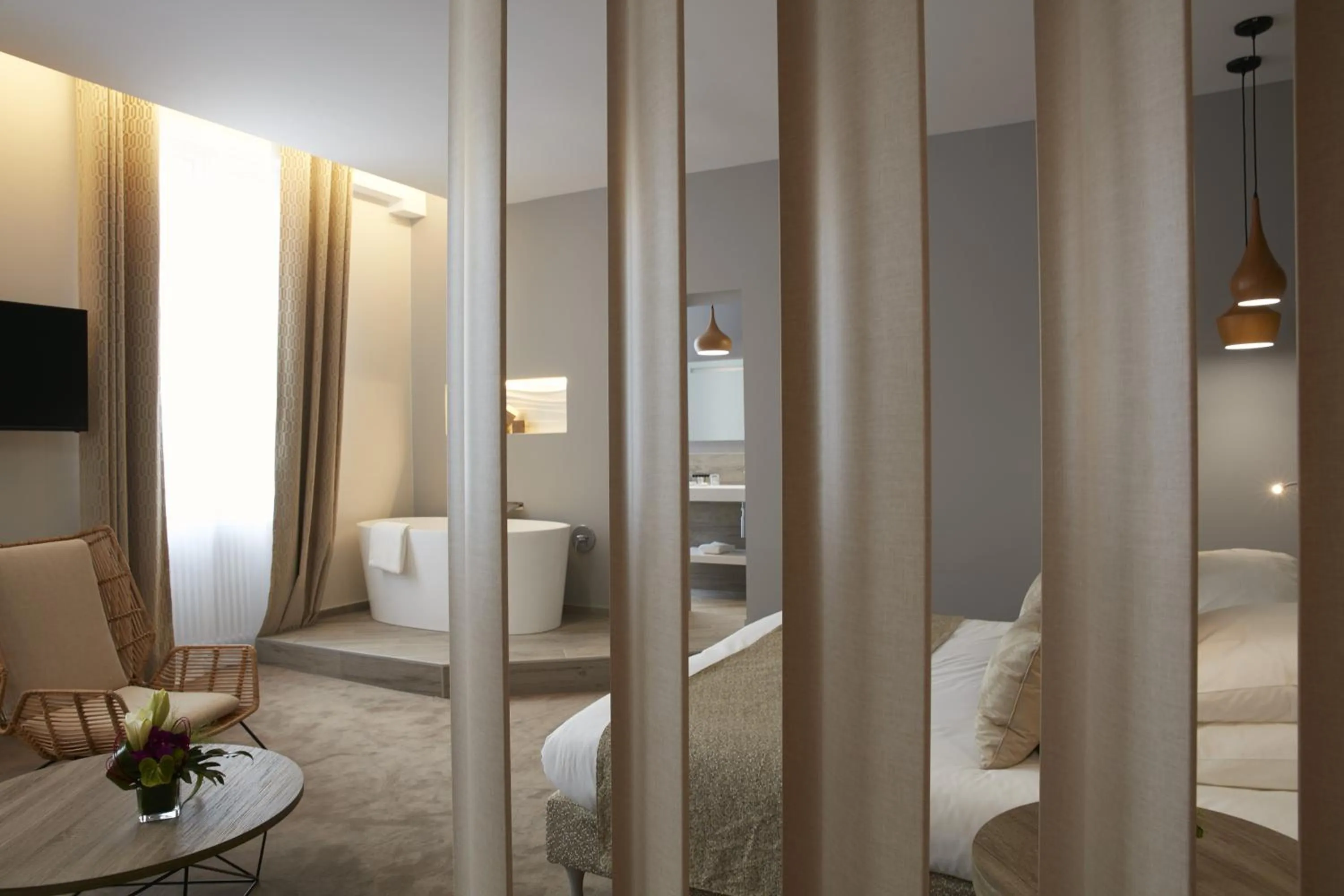 Decorative detail, Bed in Logis Hôtel - Restaurant Maison Claude Darroze