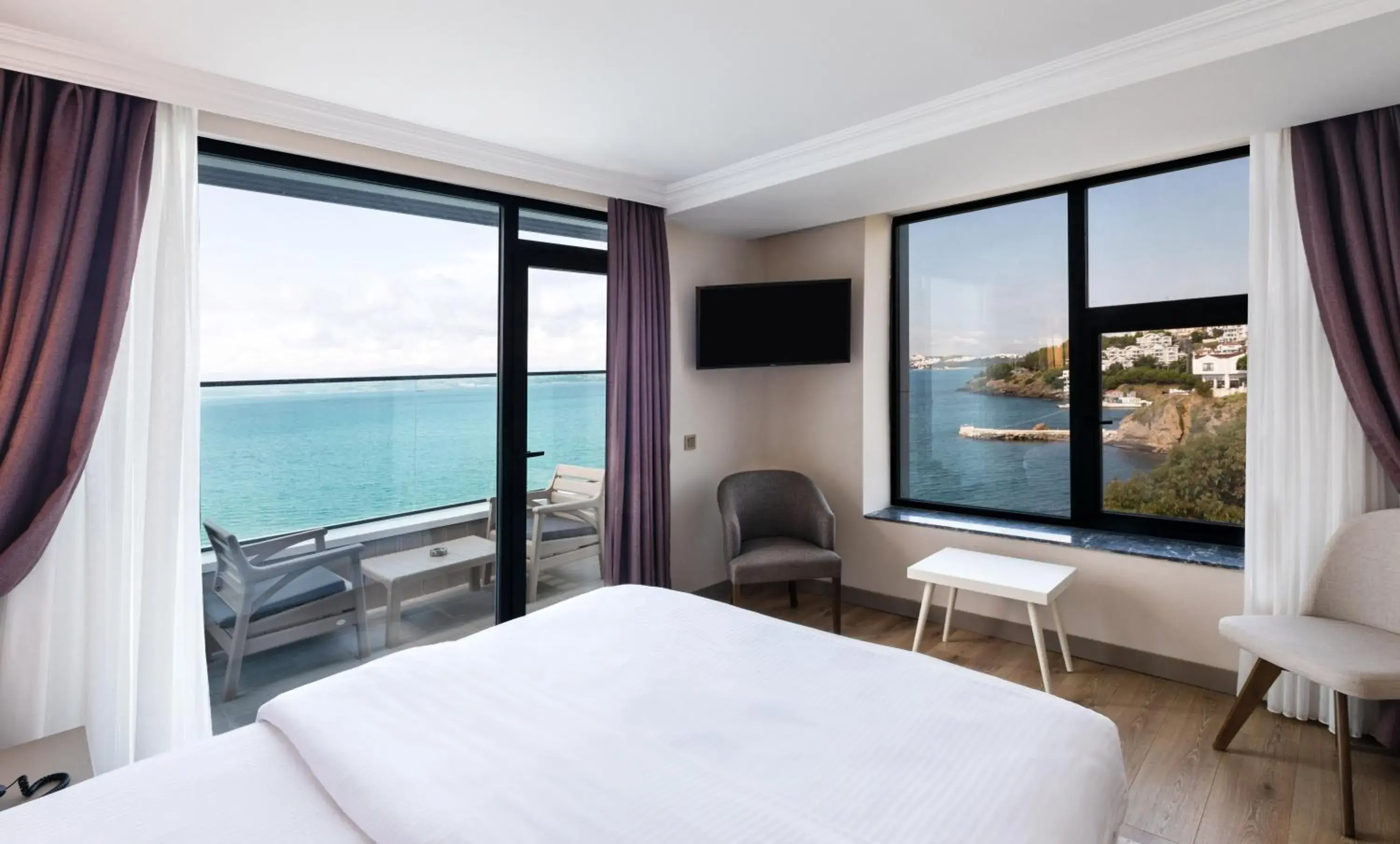 Suite with Balcony in Vira Otel Suites Suite with Balcony in Vira Otel Suites