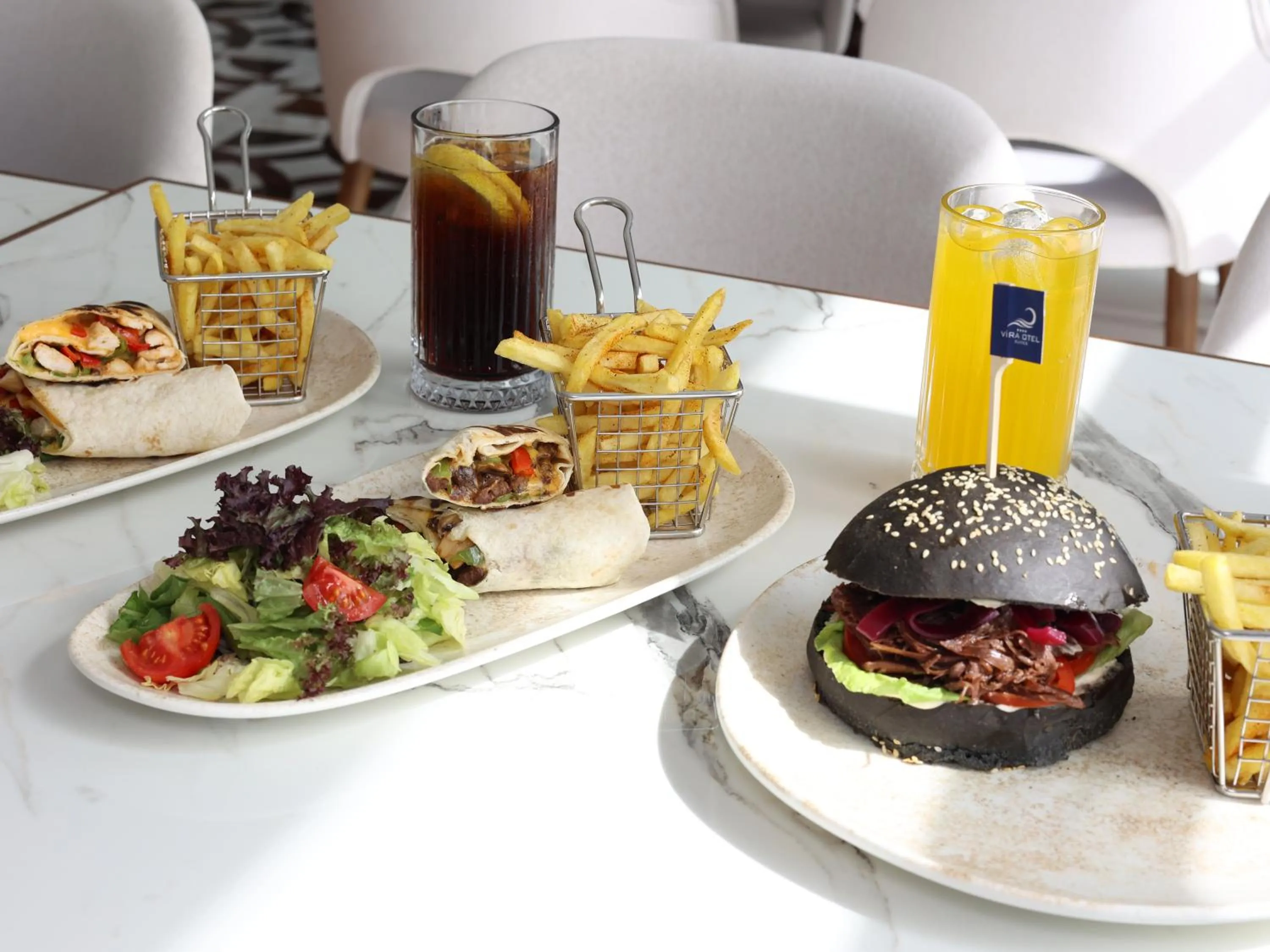 Food and drinks in Vira Otel Suites