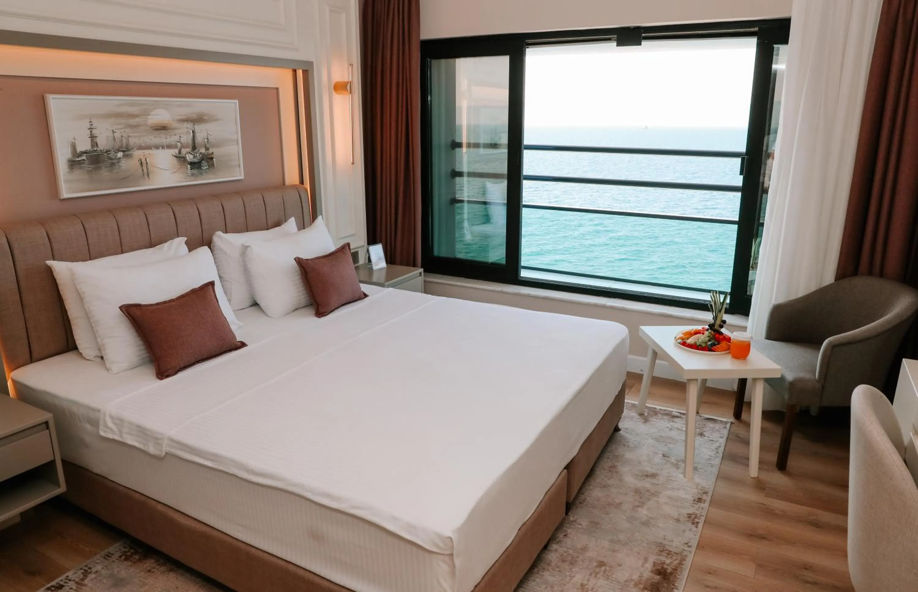 View (from property/room), Bed in Vira Otel Suites