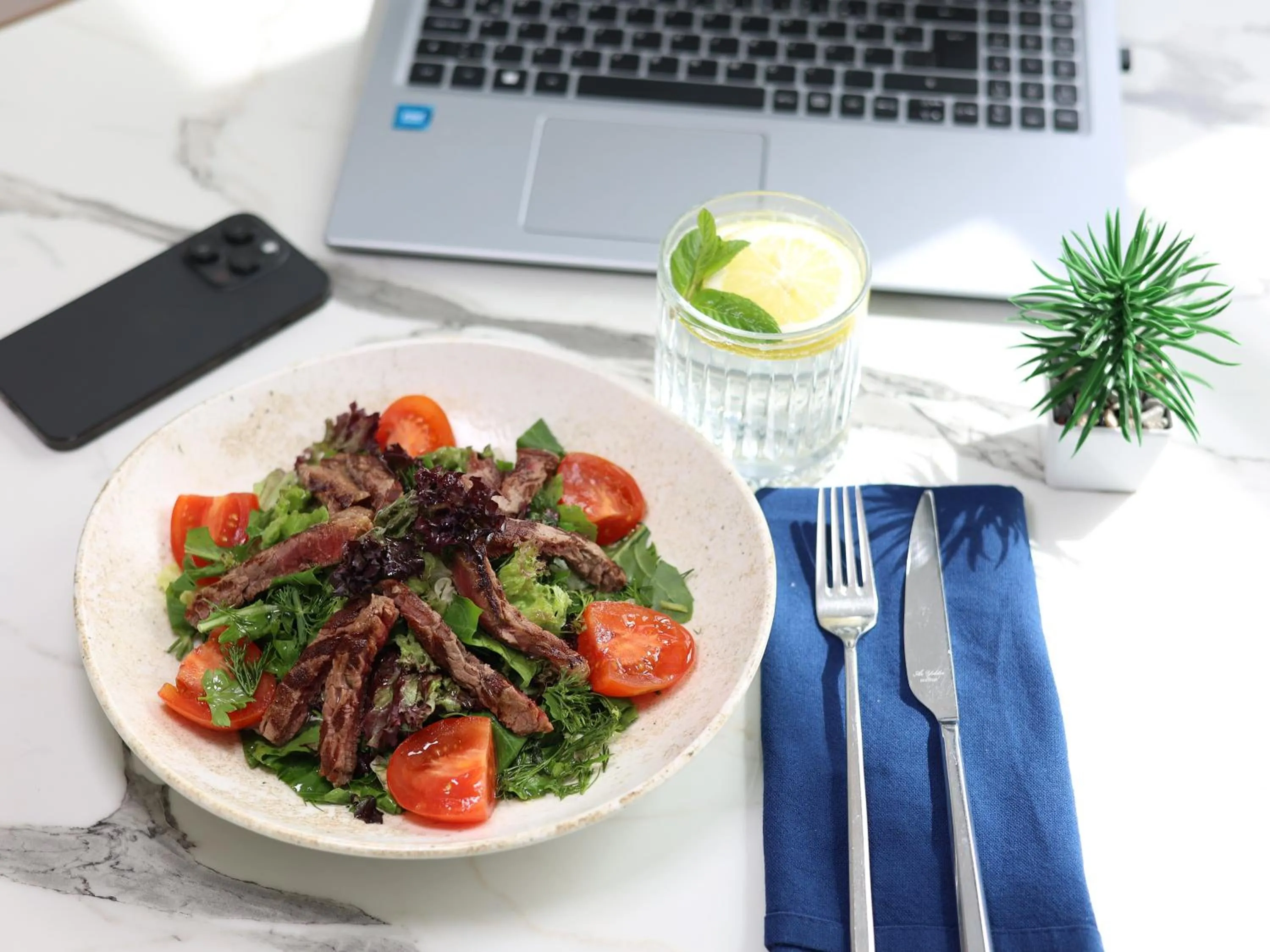 Food and drinks in Vira Otel Suites