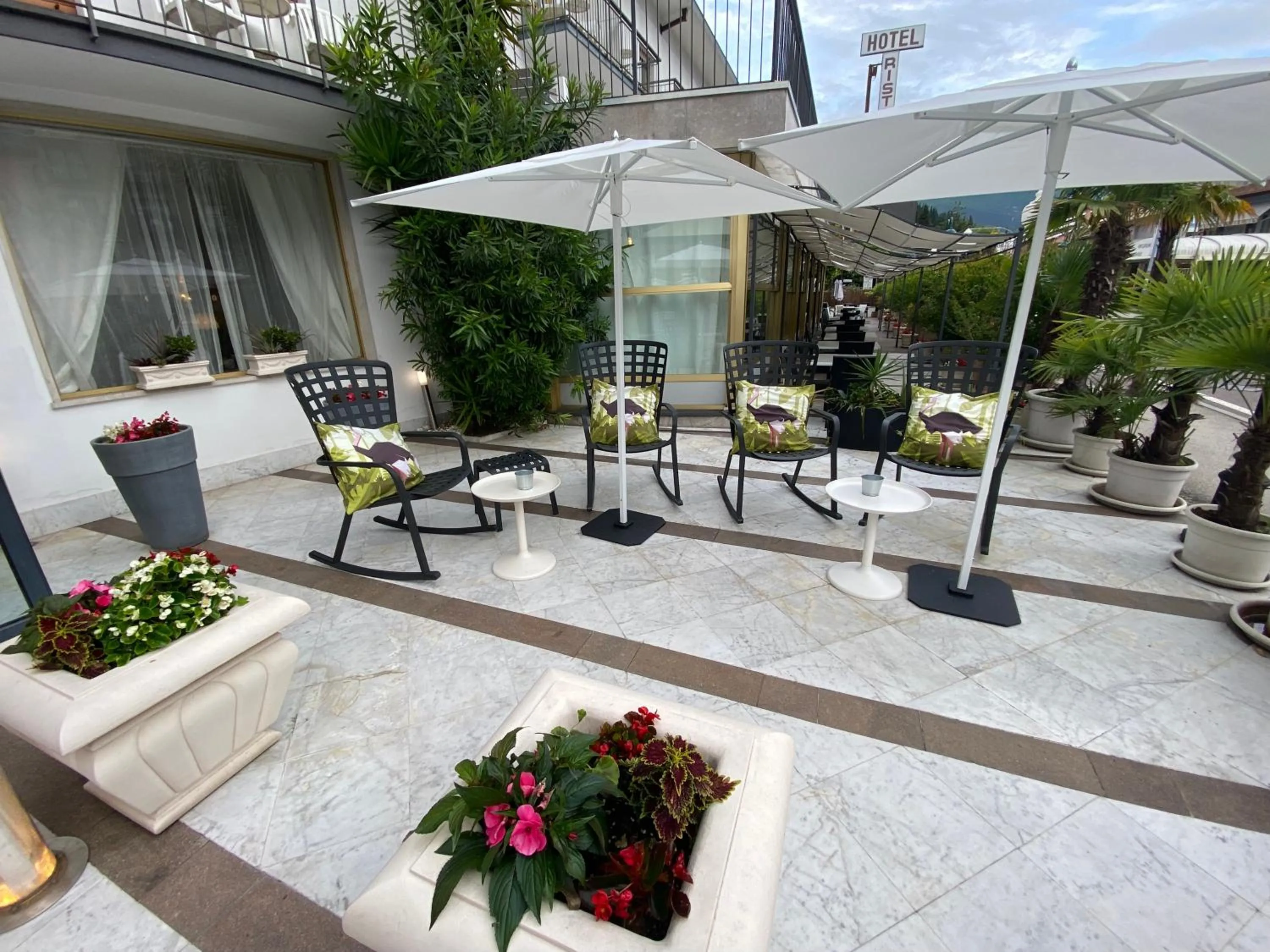 Property building in Hotel La Perla