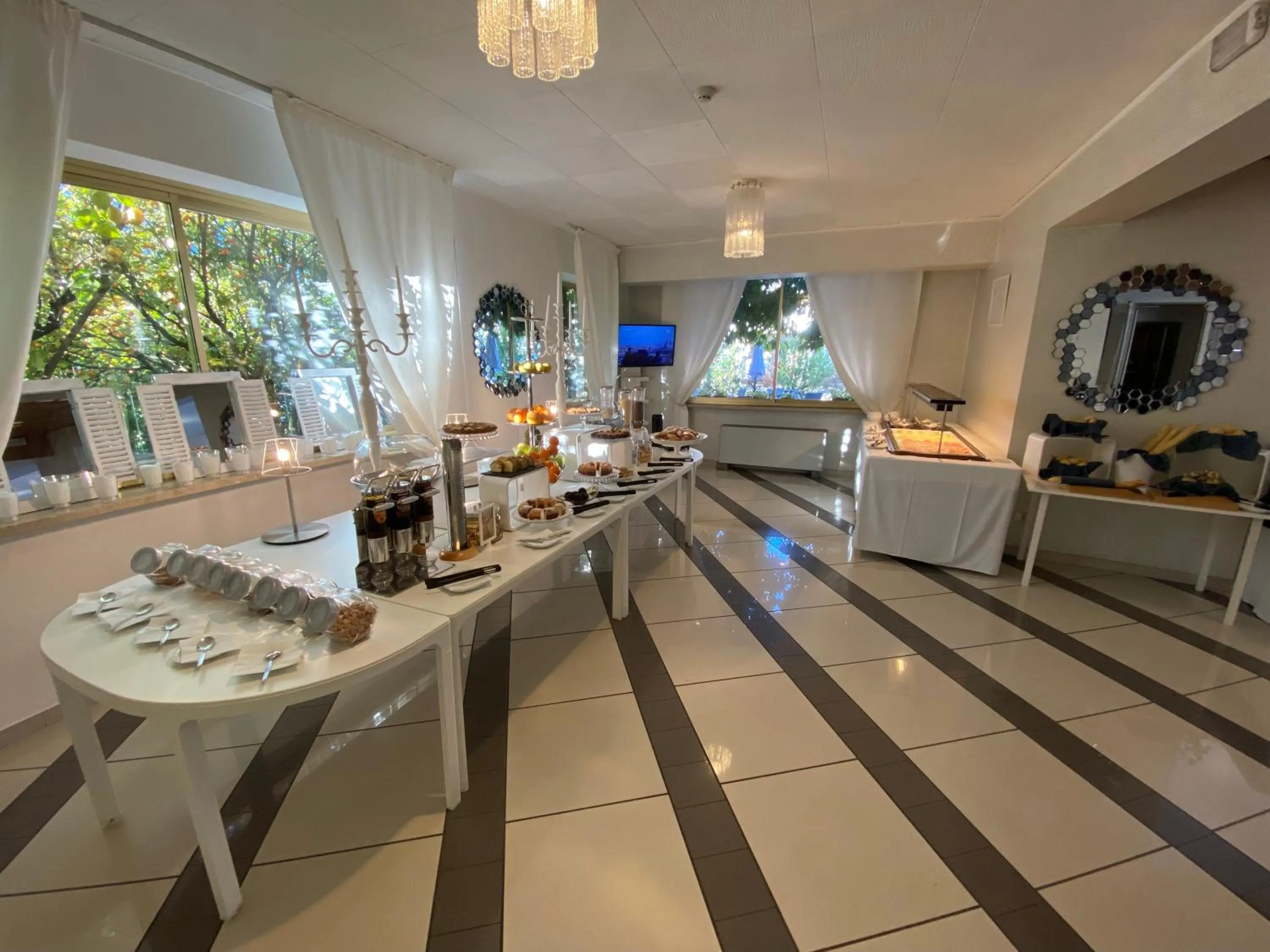 Breakfast in Hotel La Perla