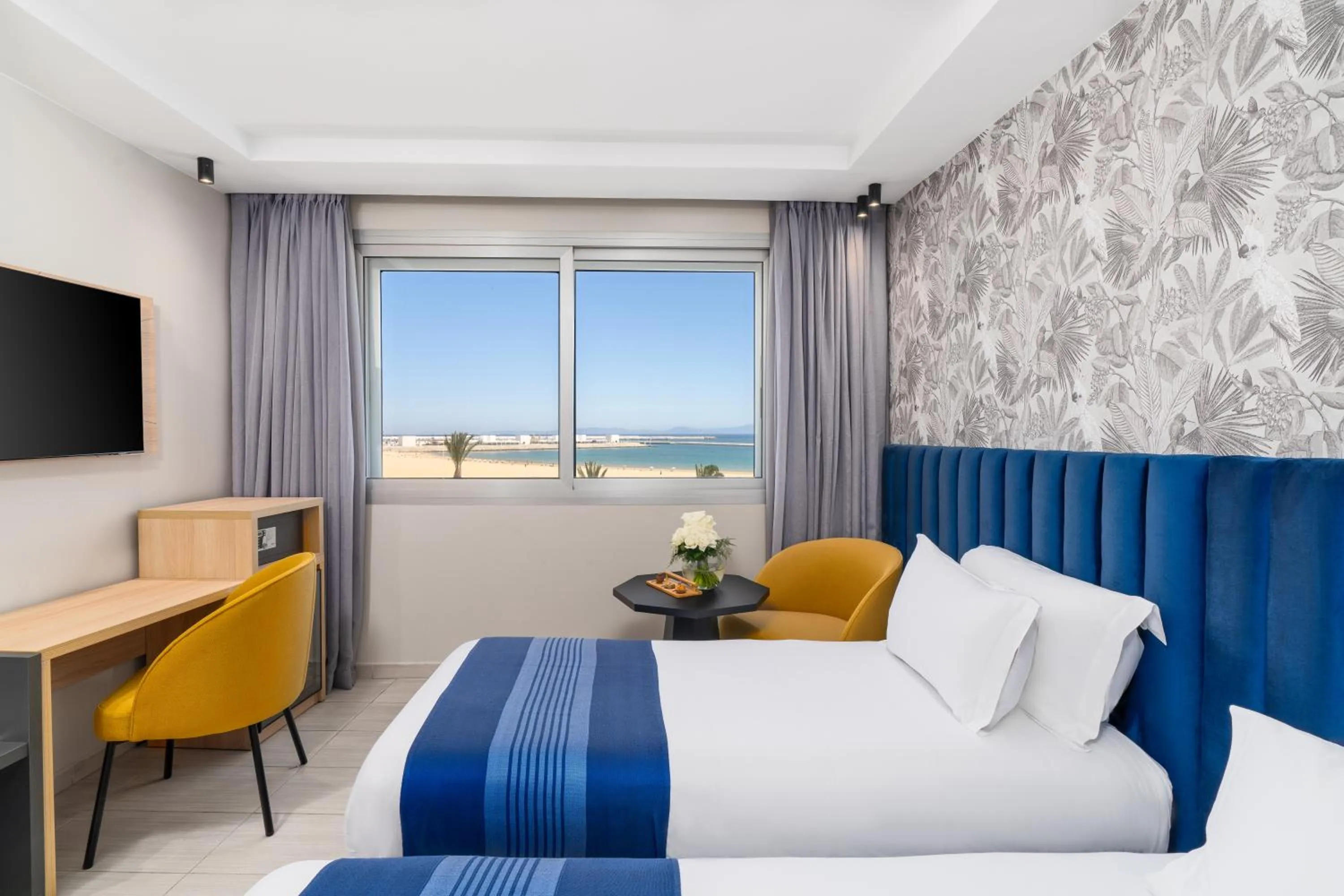 Bedroom, Bed in Kenzi Solazur