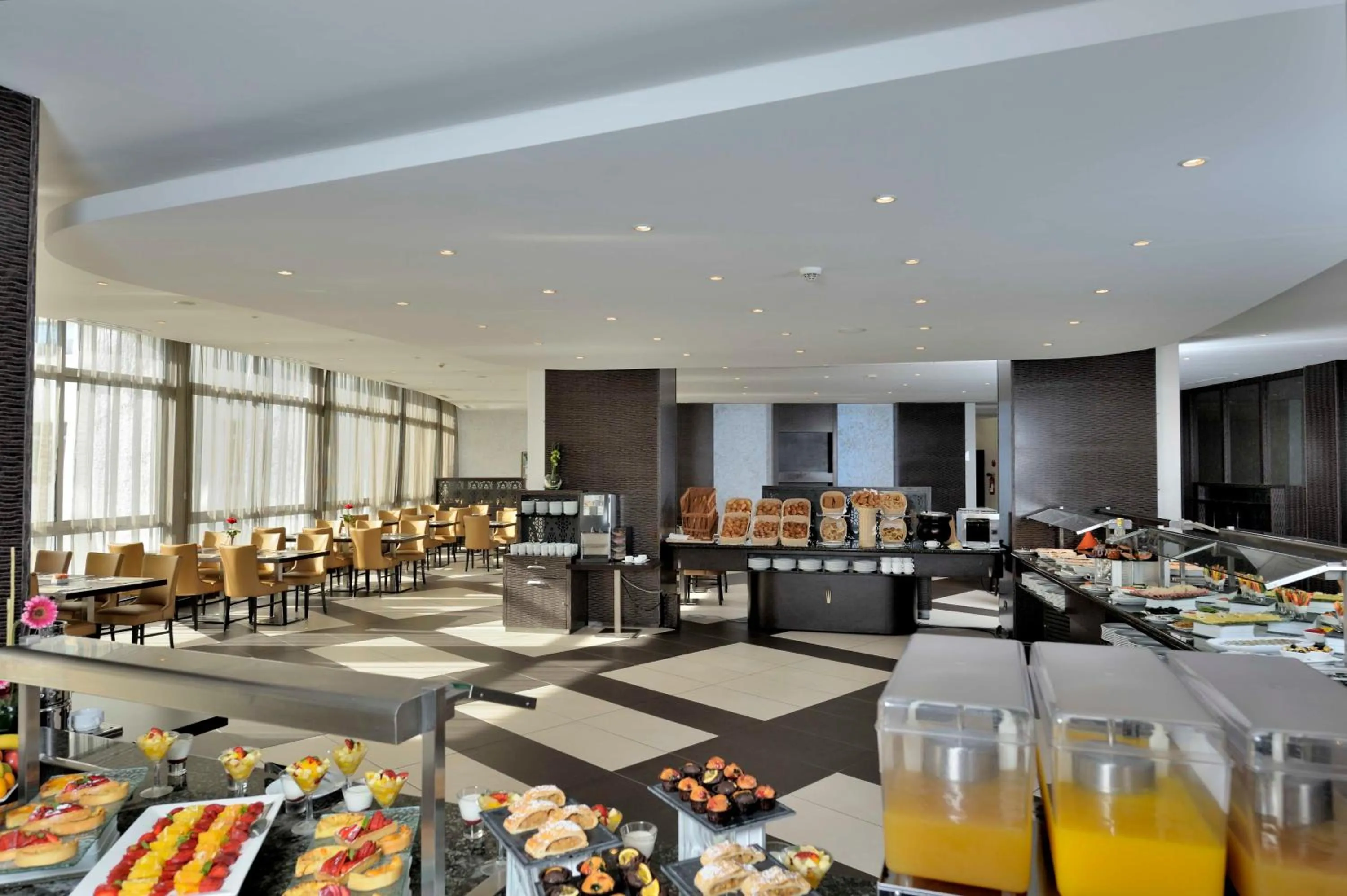 Restaurant/places to eat in Kenzi Solazur