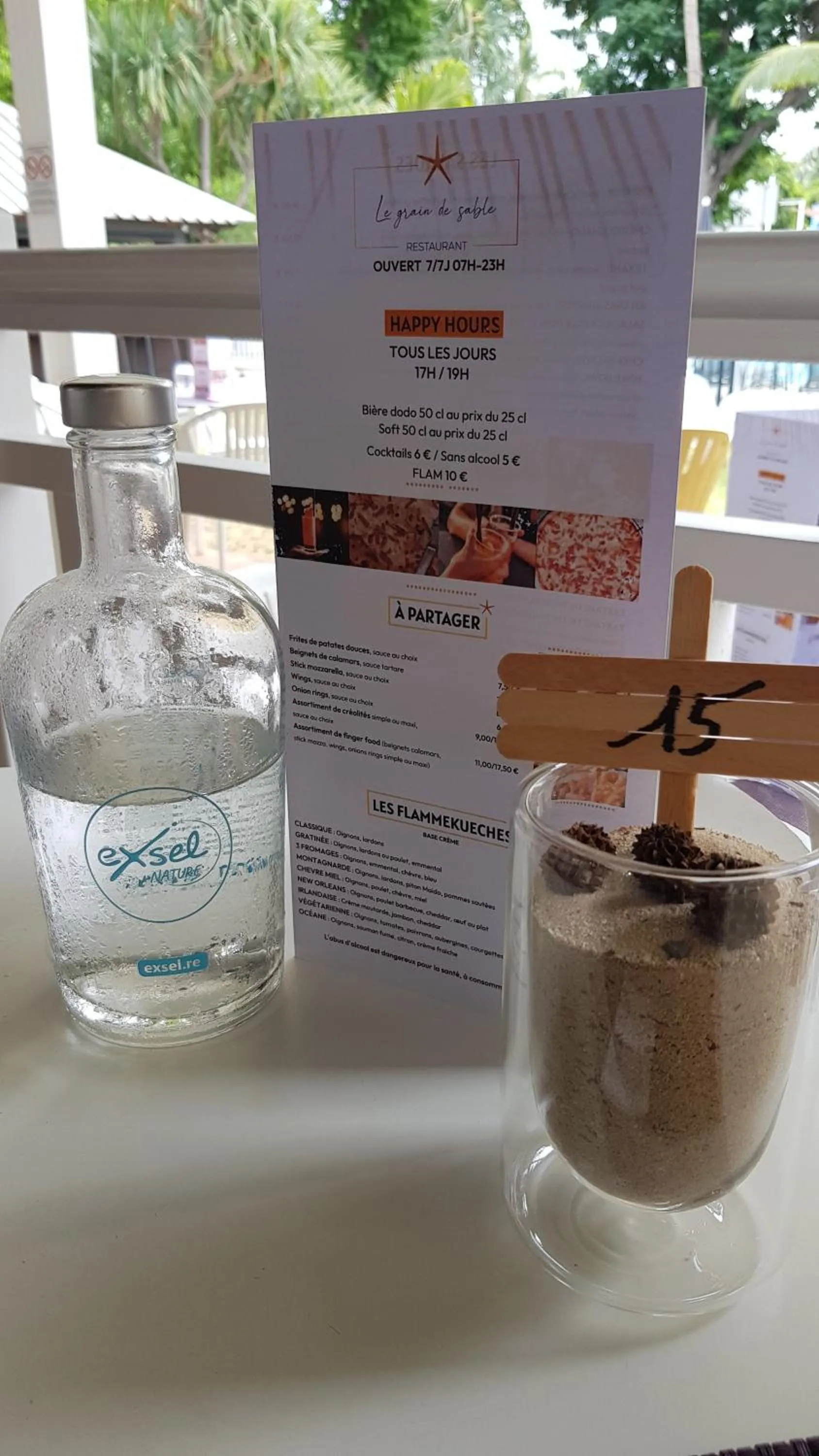 Restaurant/places to eat in Hotel Exsel Alamanda