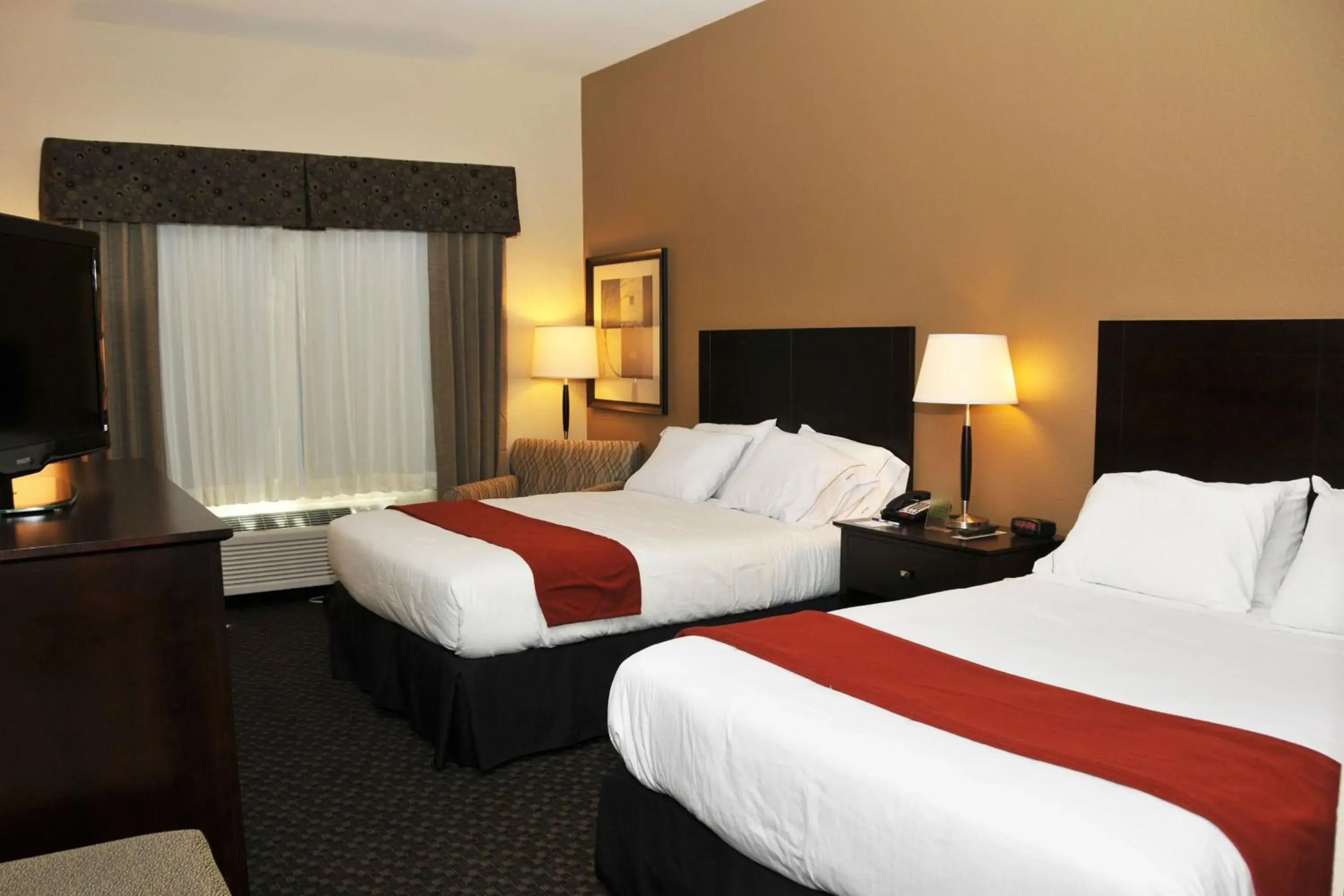 Standard Queen Room with Two Queen Beds - Pet Friendly in Holiday Inn Express & Suites Clinton by IHG Standard Queen Room with Two Queen Beds - Pet Friendly in Holiday Inn Express & Suites Clinton by IHG