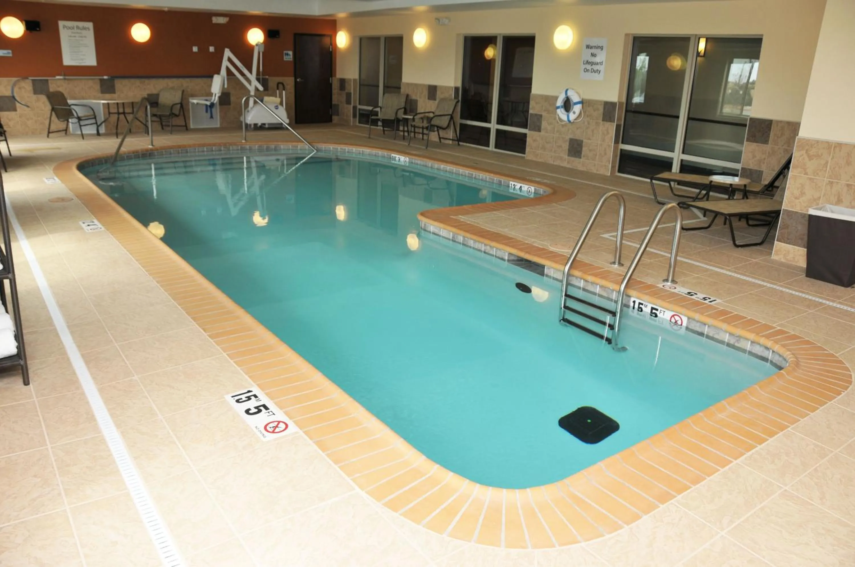 Swimming pool in Holiday Inn Express & Suites Clinton by IHG