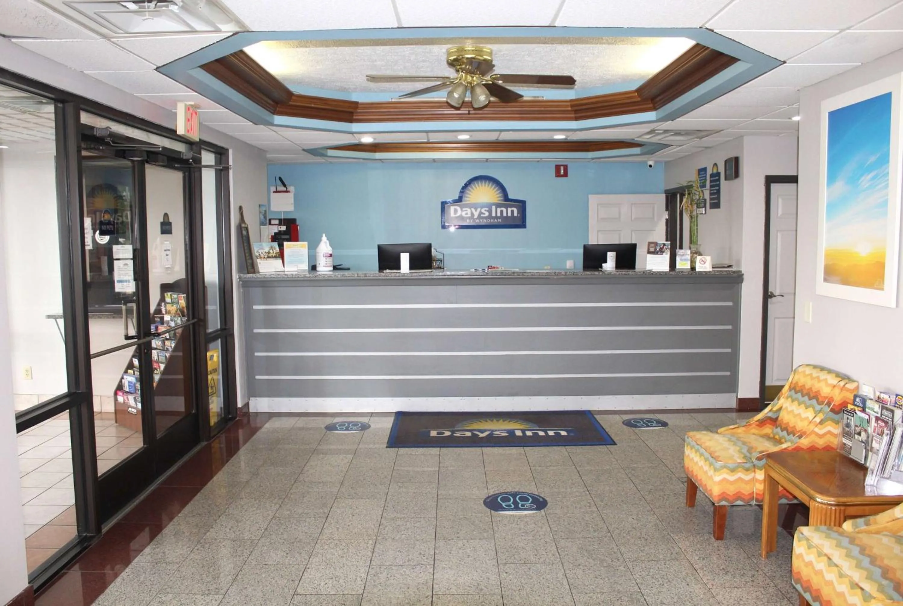 Lobby or reception in Days Inn by Wyndham Franklin