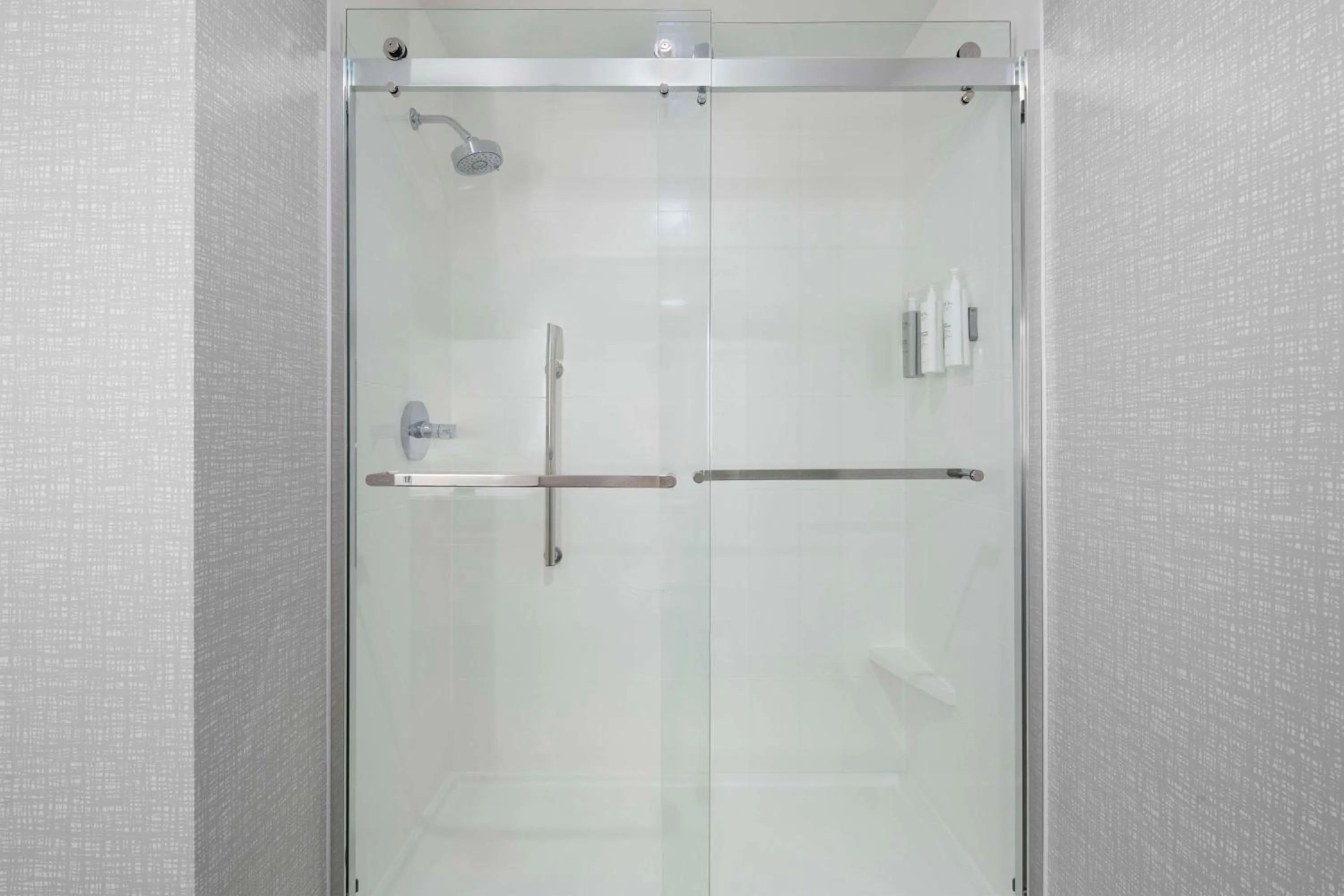 Bathroom in Hampton Inn Chicopee - Springfield