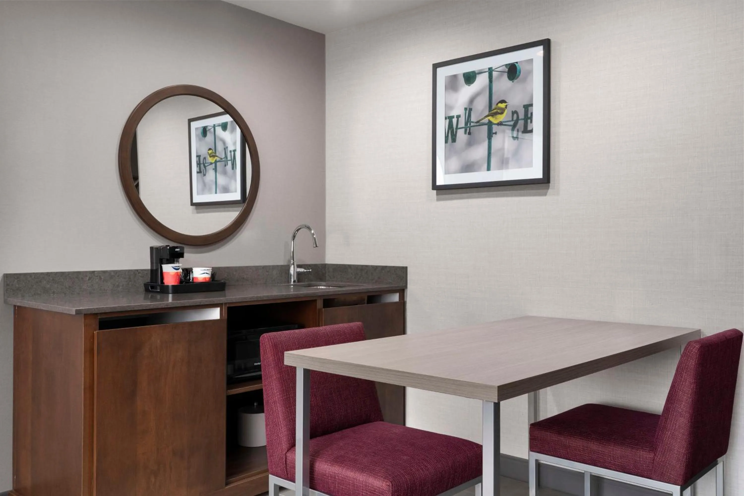 Photo of the whole room in Hampton Inn Chicopee - Springfield