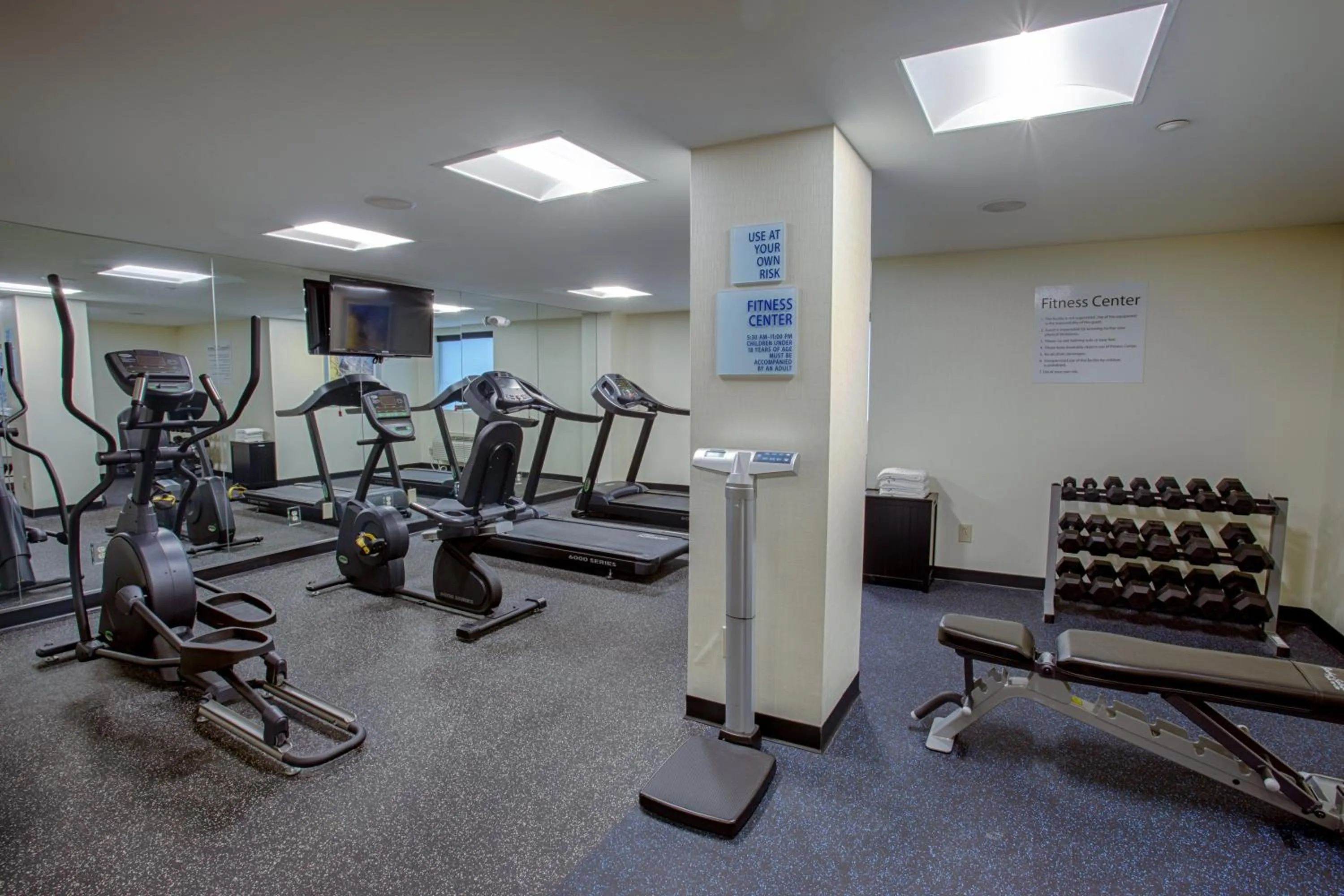 Fitness centre/facilities in Holiday Inn Express Baltimore West - Catonsville by IHG