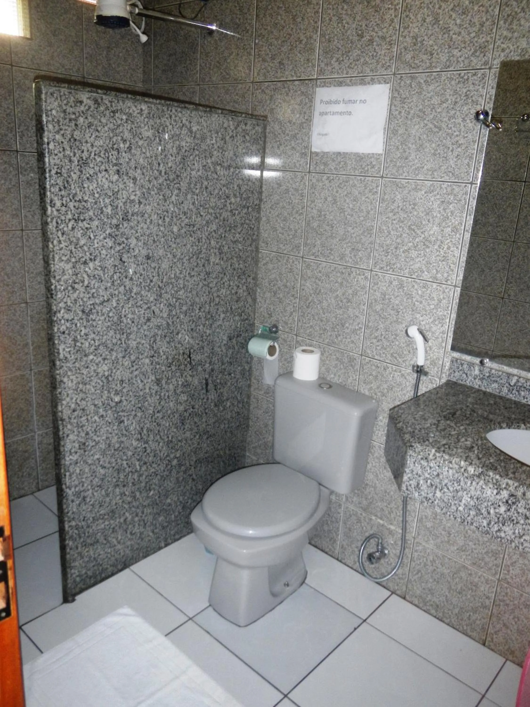 Toilet in Pousada Segredo