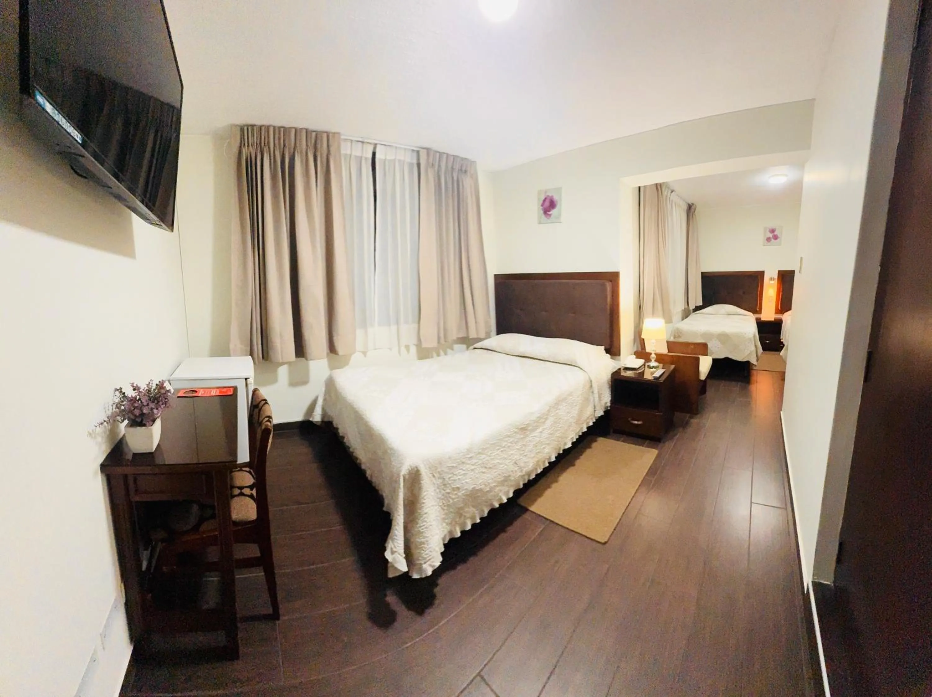 Photo of the whole room, Bed in Arequipa Inn