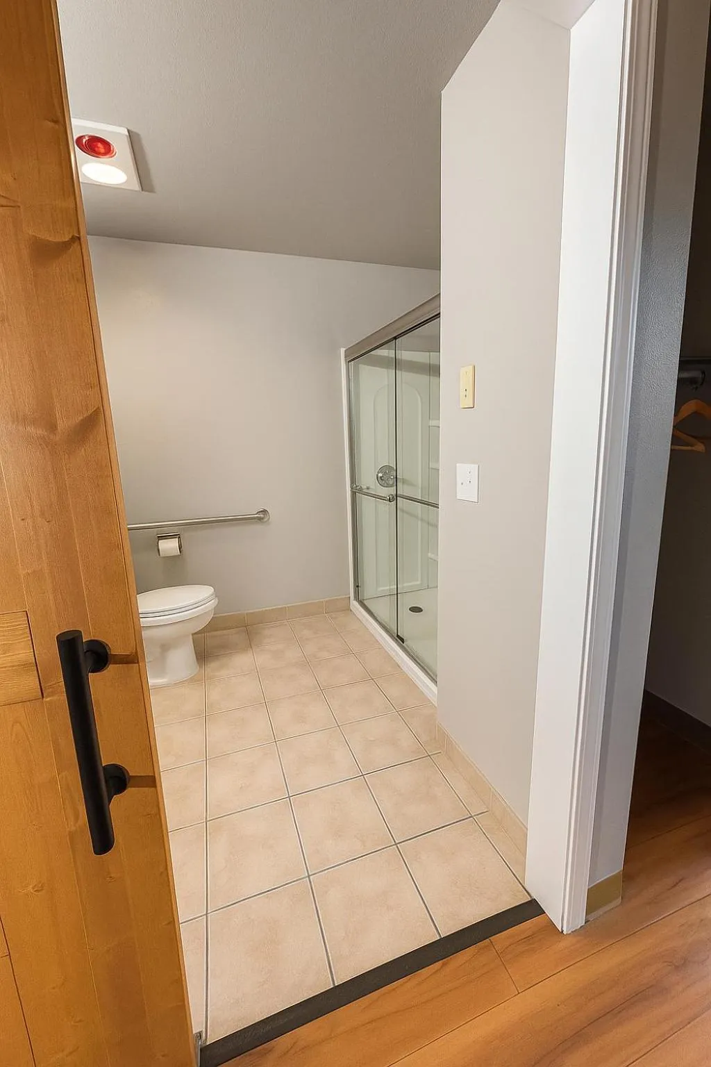 Toilet in Sunnyside Inn and Suites