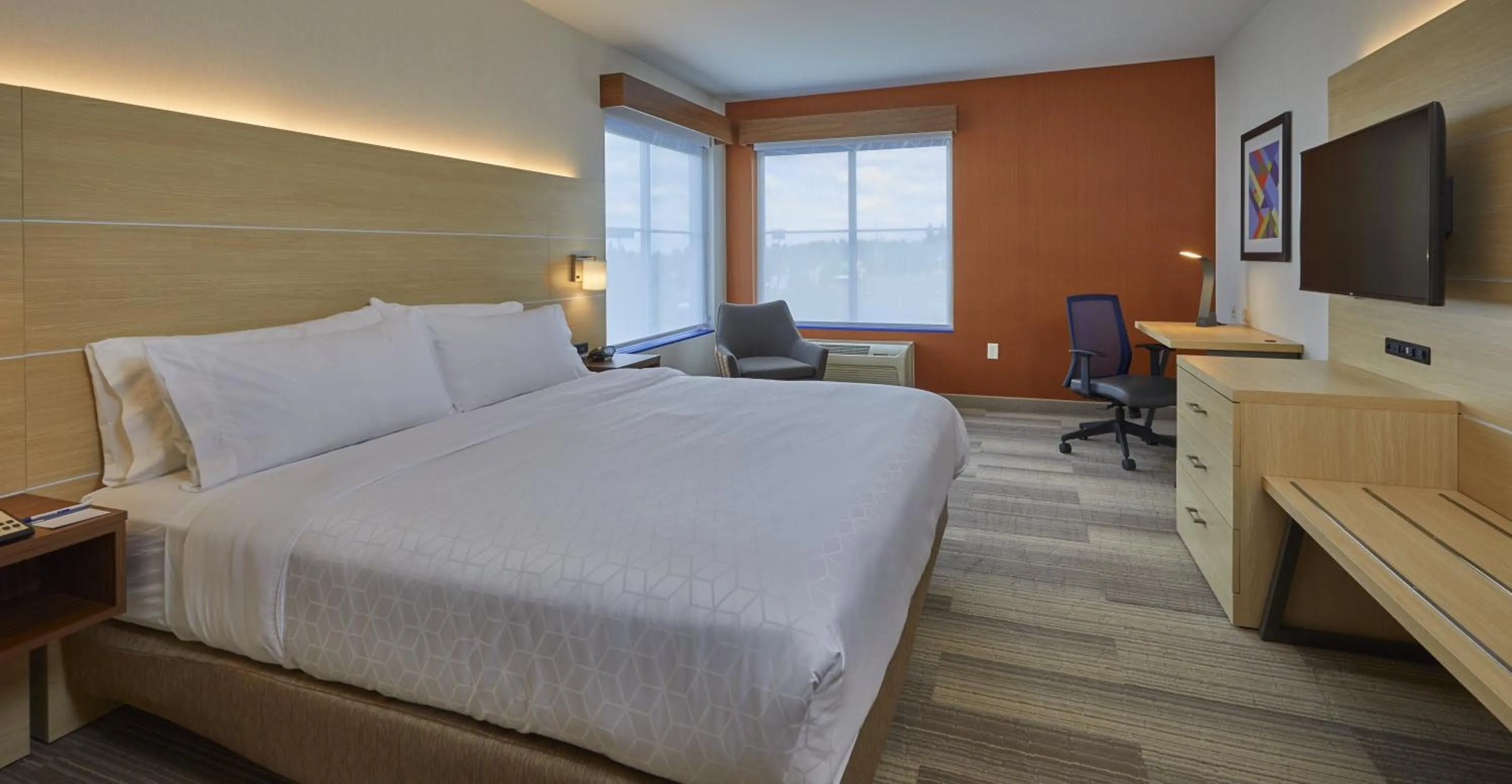 Photo of the whole room, Bed in Holiday Inn Express : Eugene - Springfield by IHG
