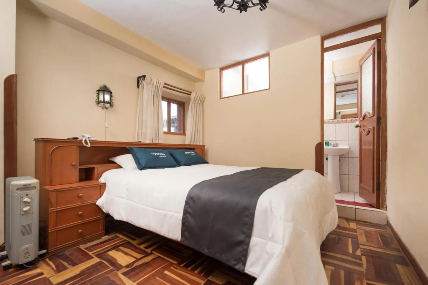 Photo of the whole room, Bed in Ayenda Casa Escondida San Cristóbal Premium