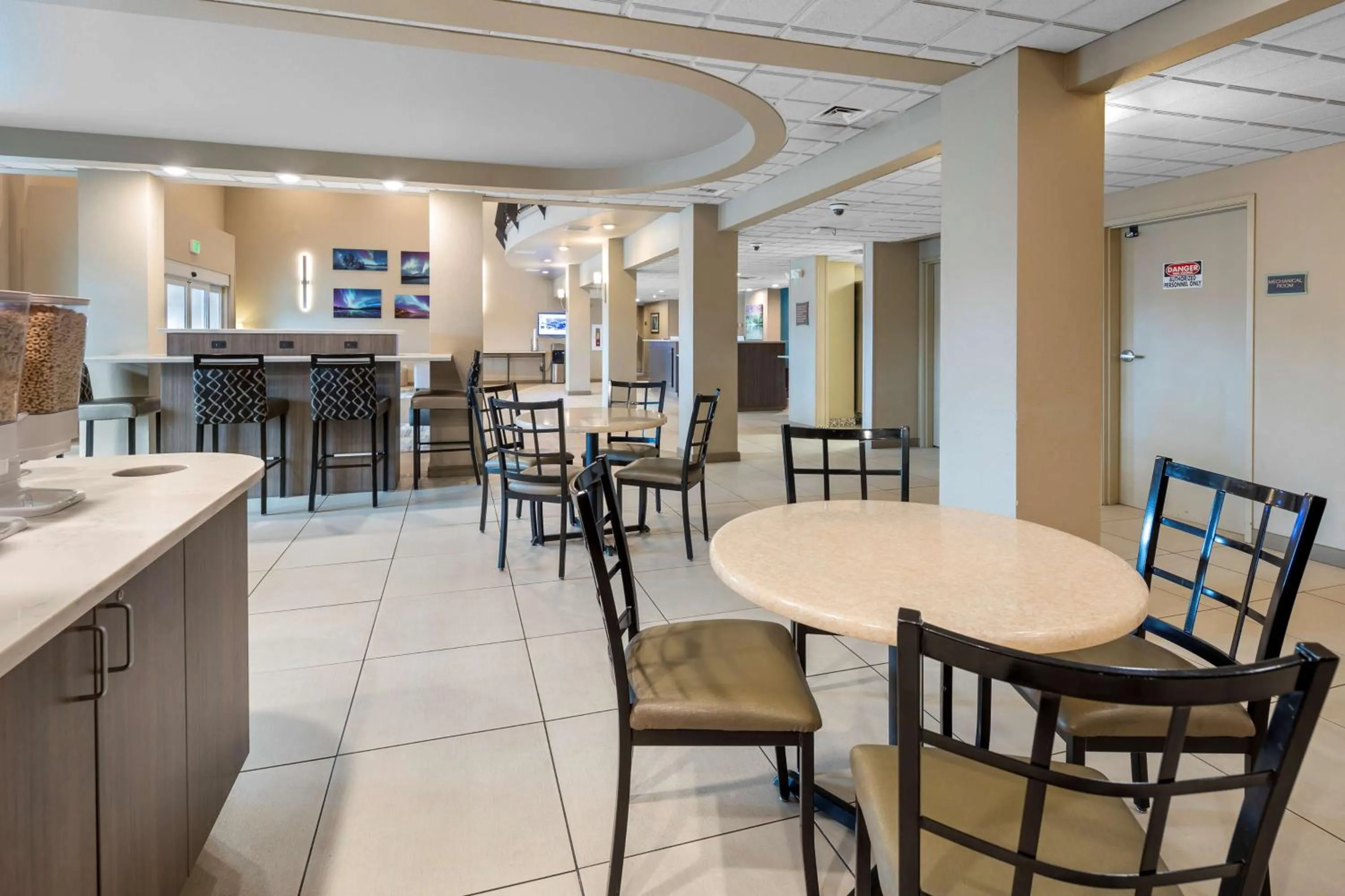 Breakfast in Best Western Plus Chena River Lodge