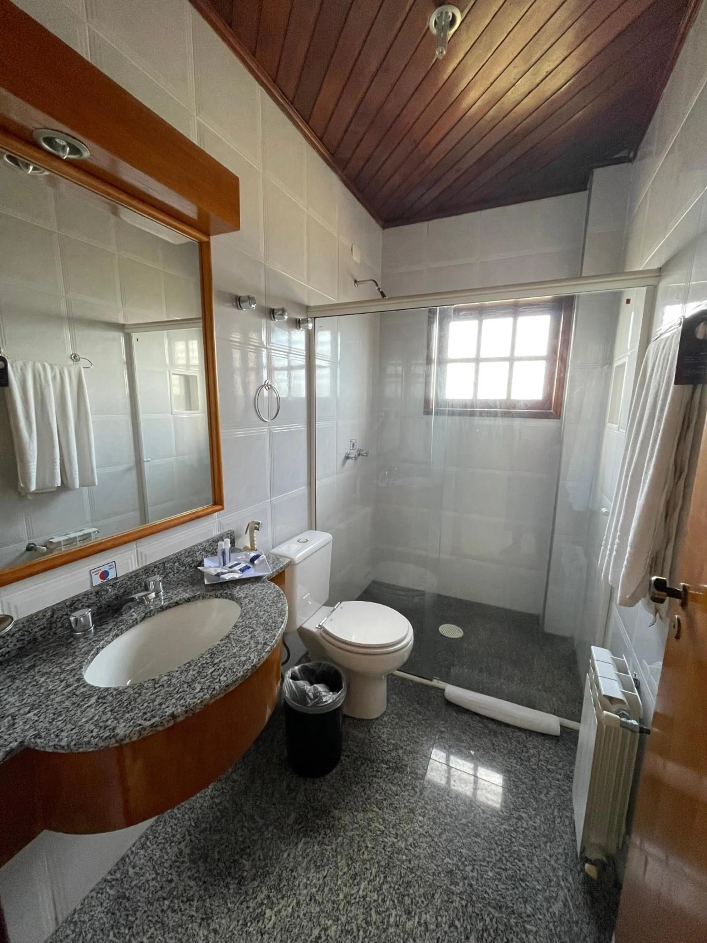 Bathroom in Summit Suítes Hotel Campos do Jordão