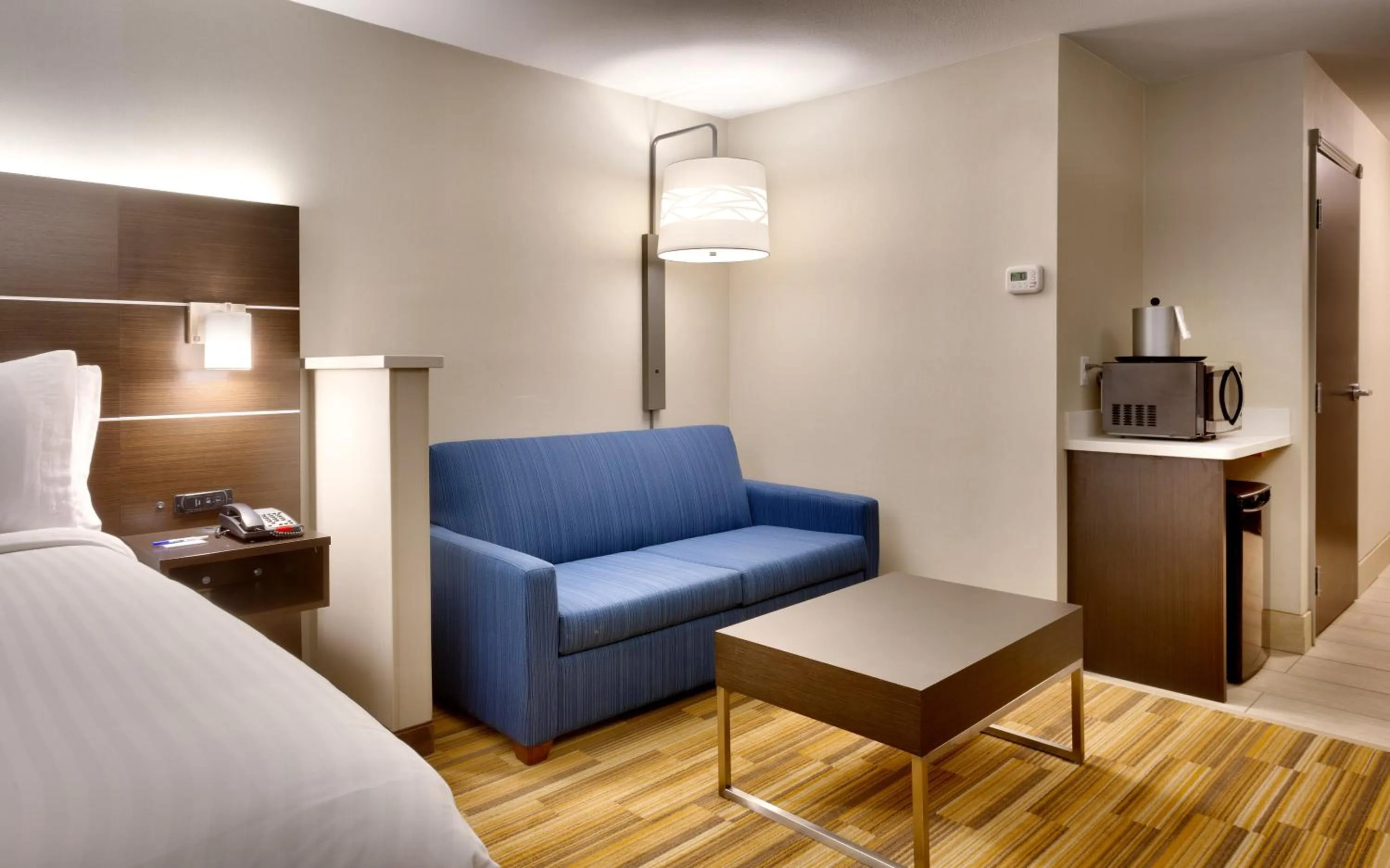 Photo of the whole room, Bed in Holiday Inn Express El Paso I-10 East by IHG