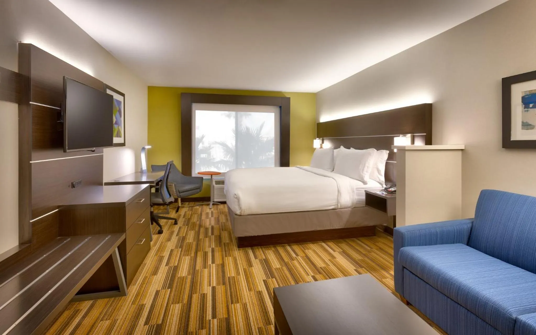 Photo of the whole room, Bed in Holiday Inn Express El Paso I-10 East by IHG