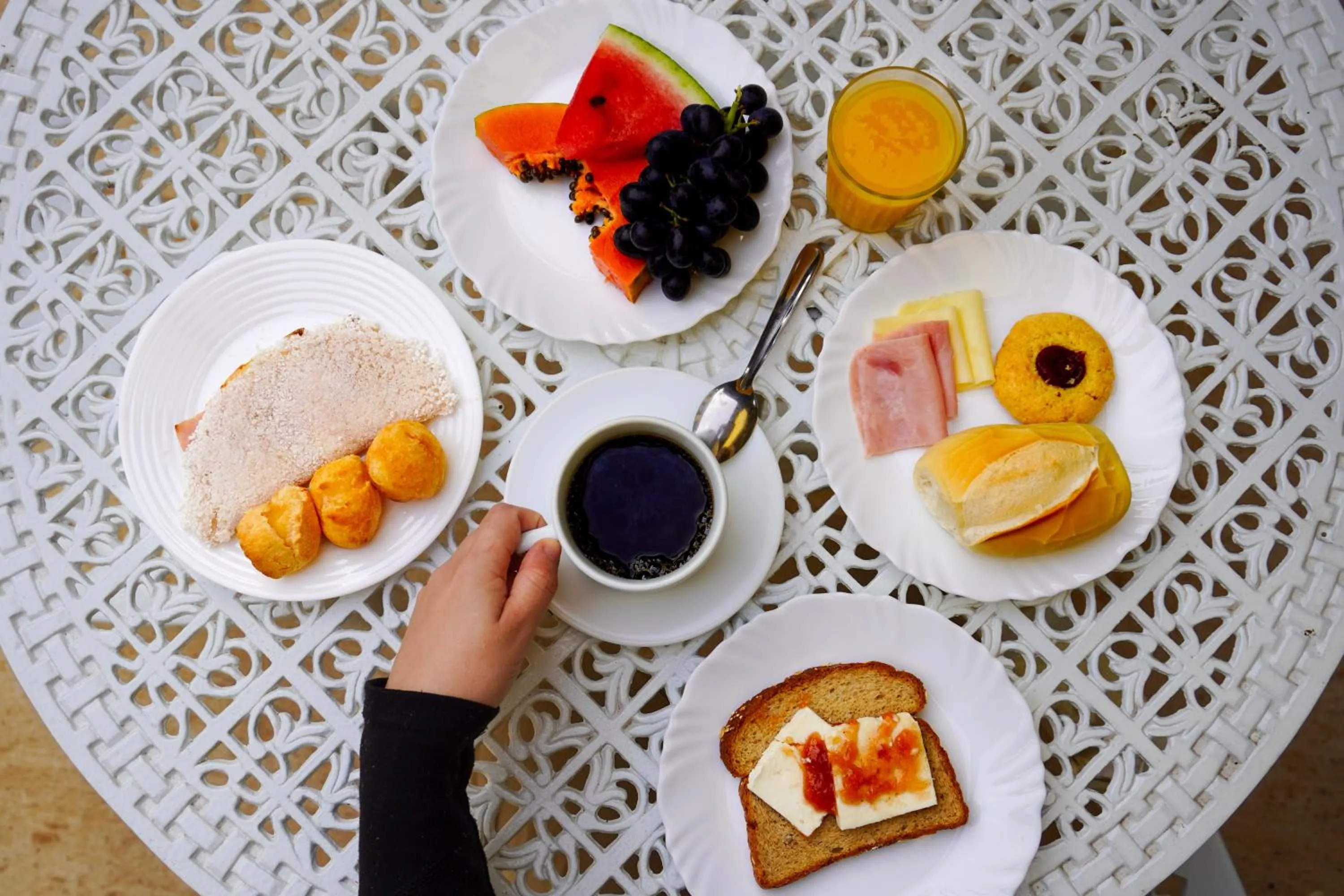 Breakfast in Pousada Cicerone - Portal das Artes - Com Gerador de Energia