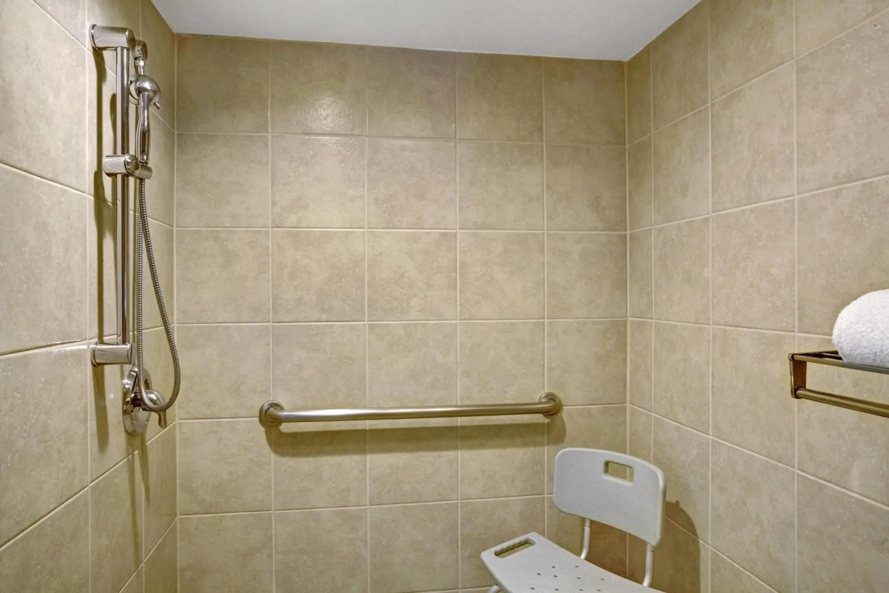 Queen Room with Roll-In Shower - Mobility Accessible/Non-Smoking in Super 8 by Wyndham Las Vegas North Strip/Fremont St. Area Queen Room with Roll-In Shower - Mobility Accessible/Non-Smoking in Super 8 by Wyndham Las Vegas North Strip/Fremont St. Area